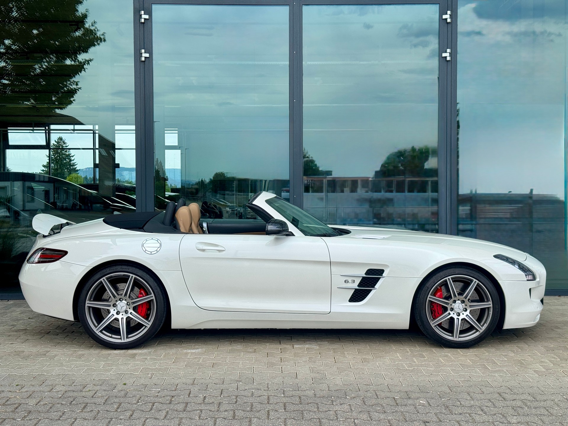 MERCEDES-BENZ SLS 63 AMG Speedshift-image-7
