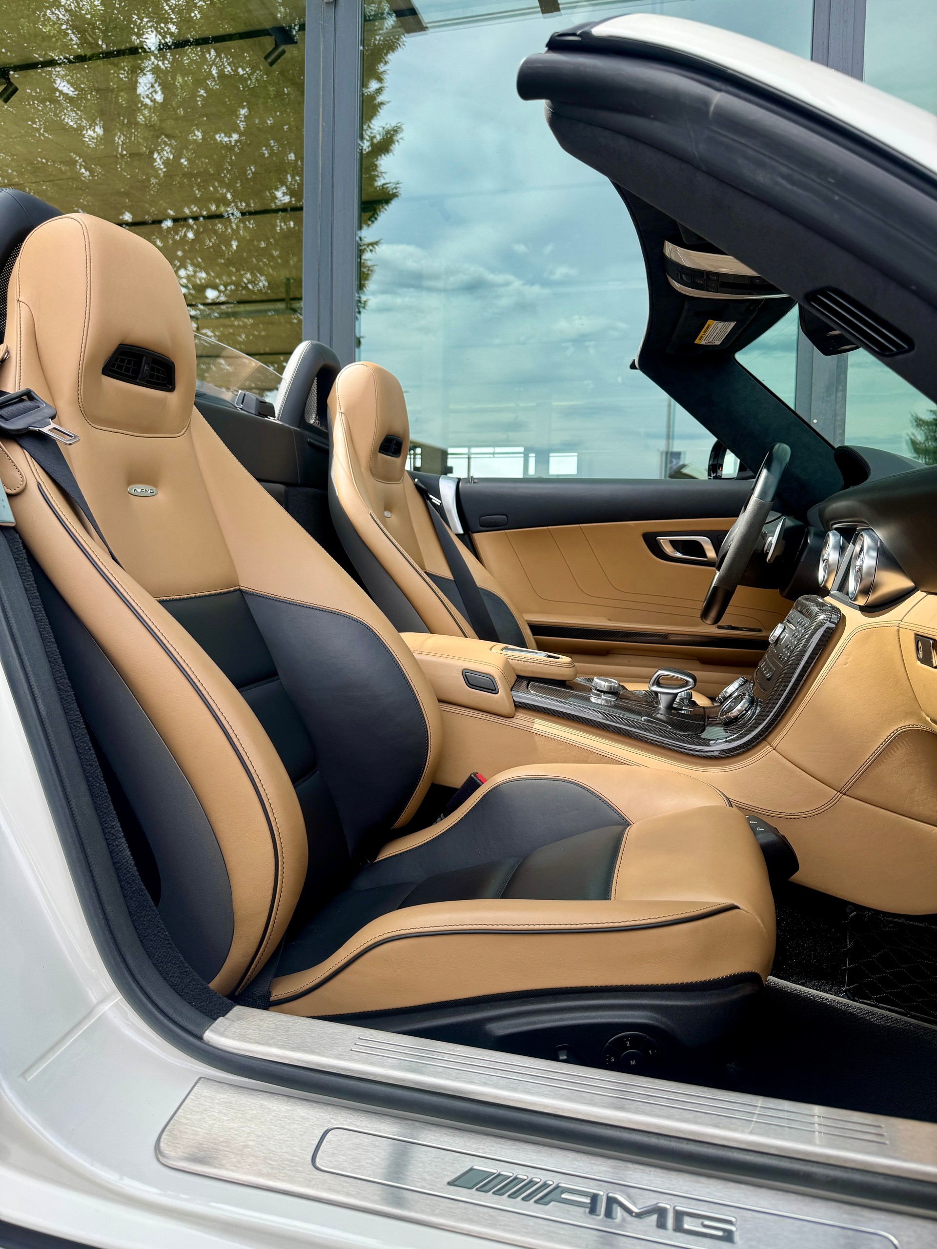 MERCEDES-BENZ SLS 63 AMG Speedshift-image-11