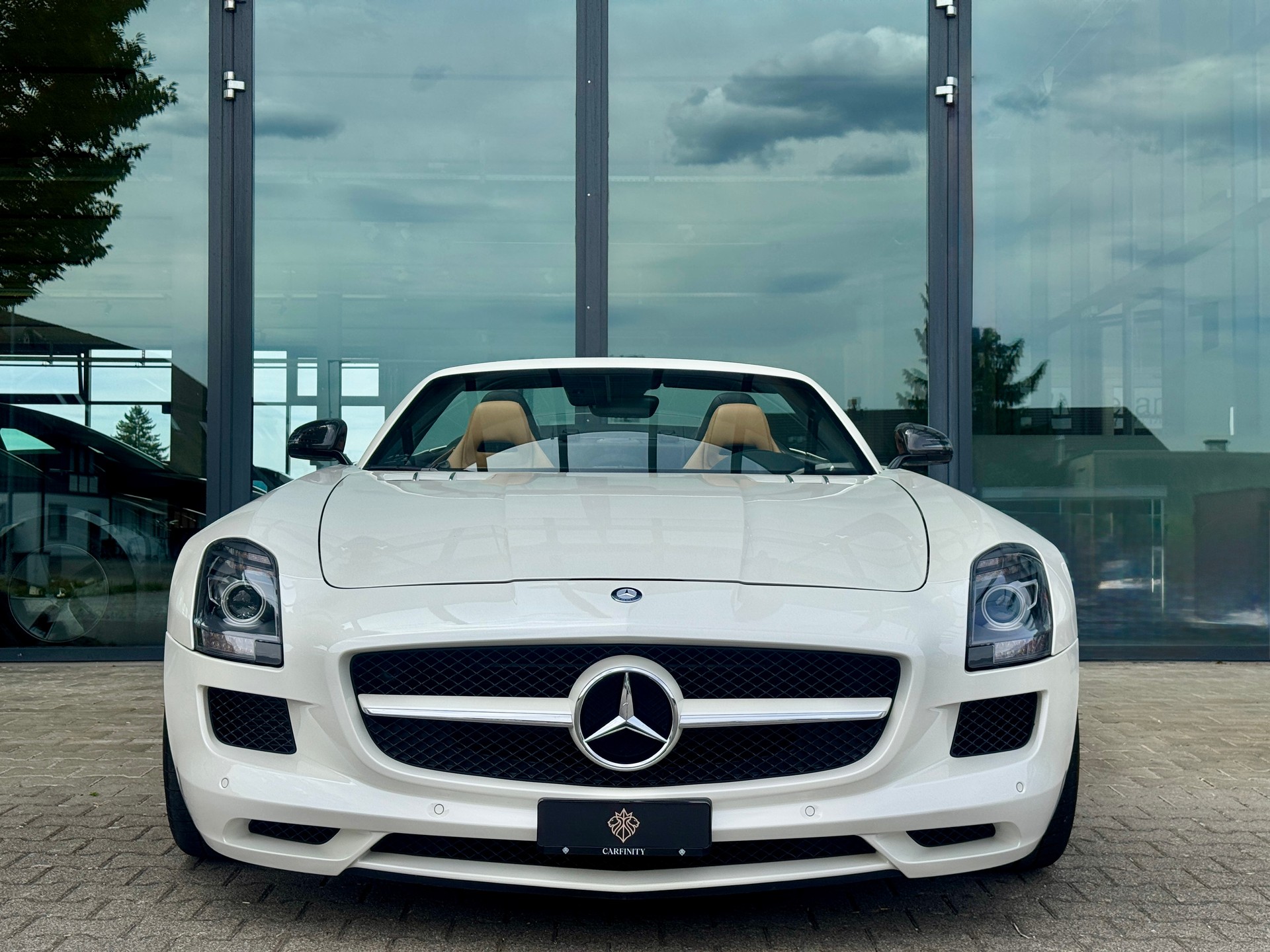 MERCEDES-BENZ SLS 63 AMG Speedshift-image-1