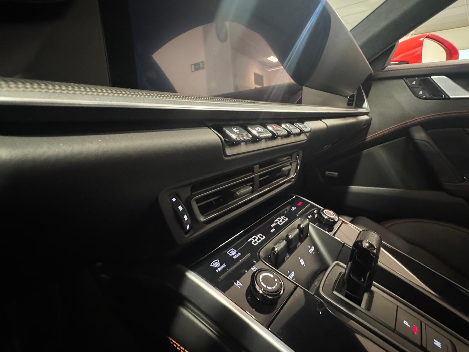 PORSCHE 911 Coupé 3.7 Turbo S PDK-image-24