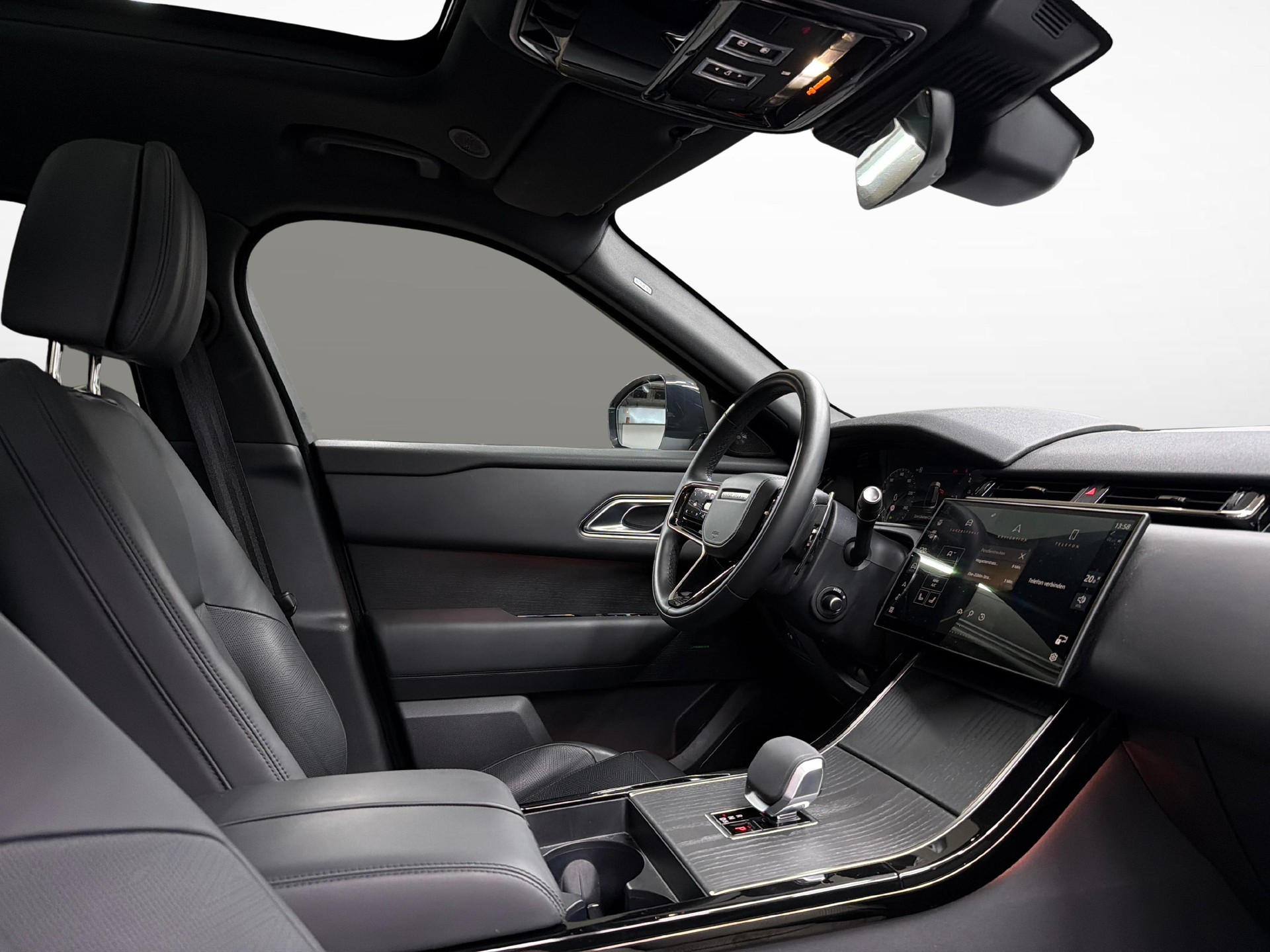 LAND ROVER Range Rover Velar 3.0 D I6 300 Dynamic HSE-image-9