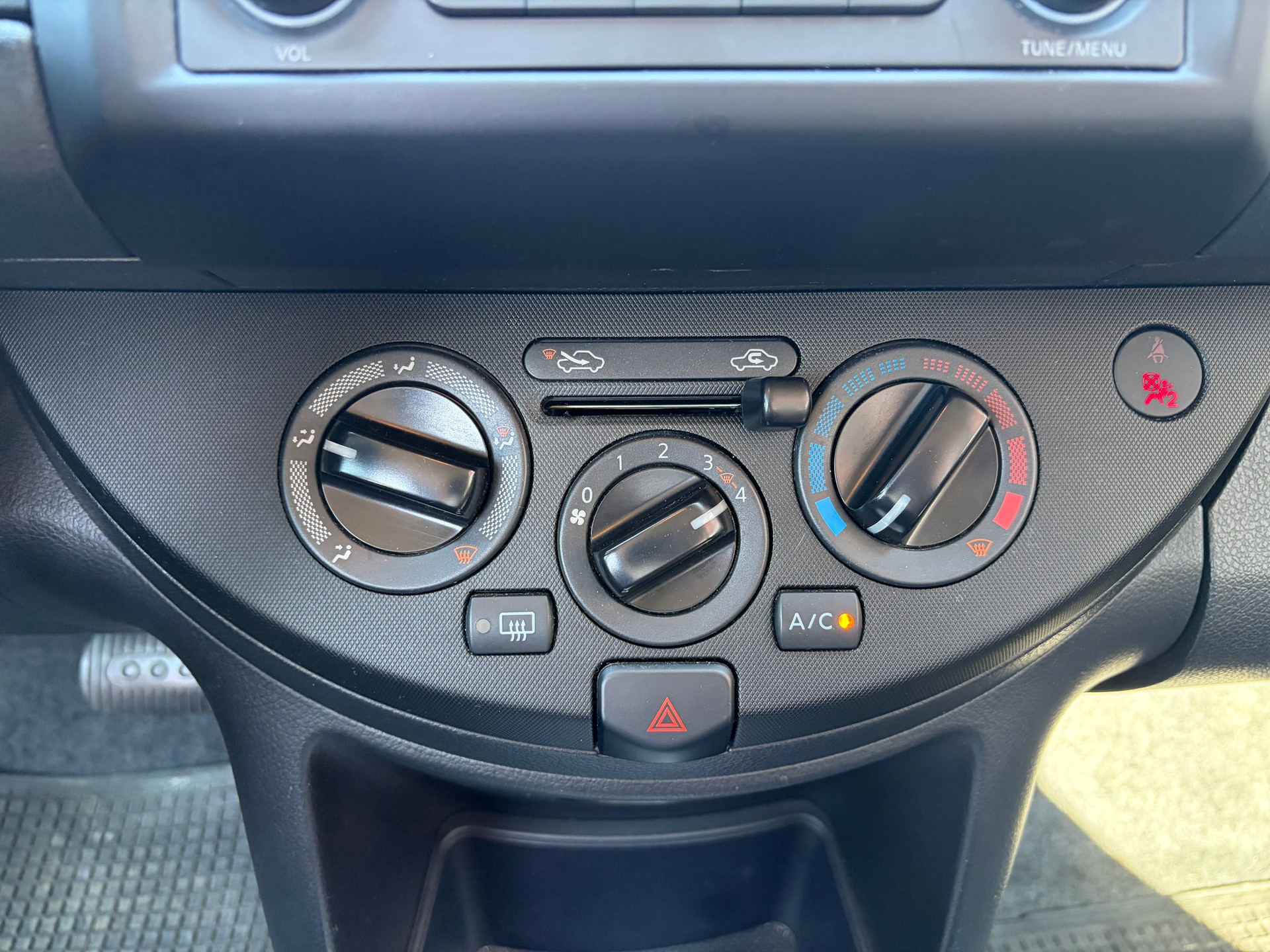 NISSAN Note 1.6 acenta Automatic-image-12