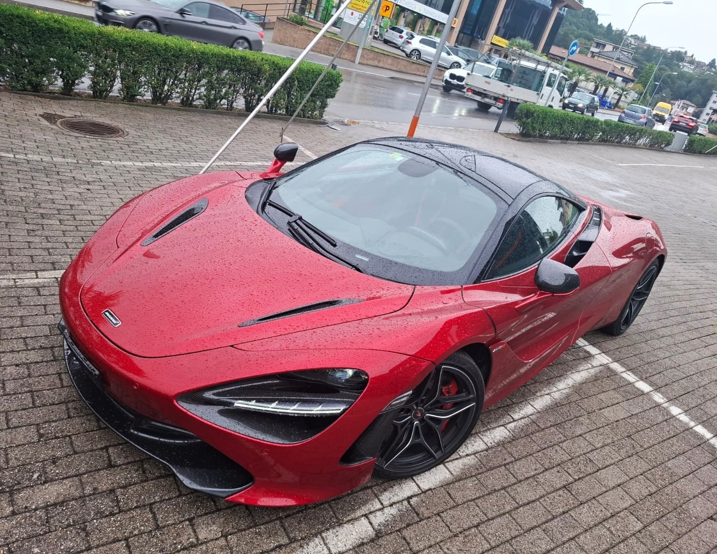 McLAREN 720S Coupé Performance 4.0 V8 SSG-image-0