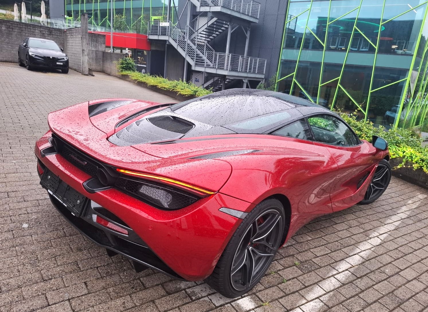 McLAREN 720S Coupé Performance 4.0 V8 SSG-image-1