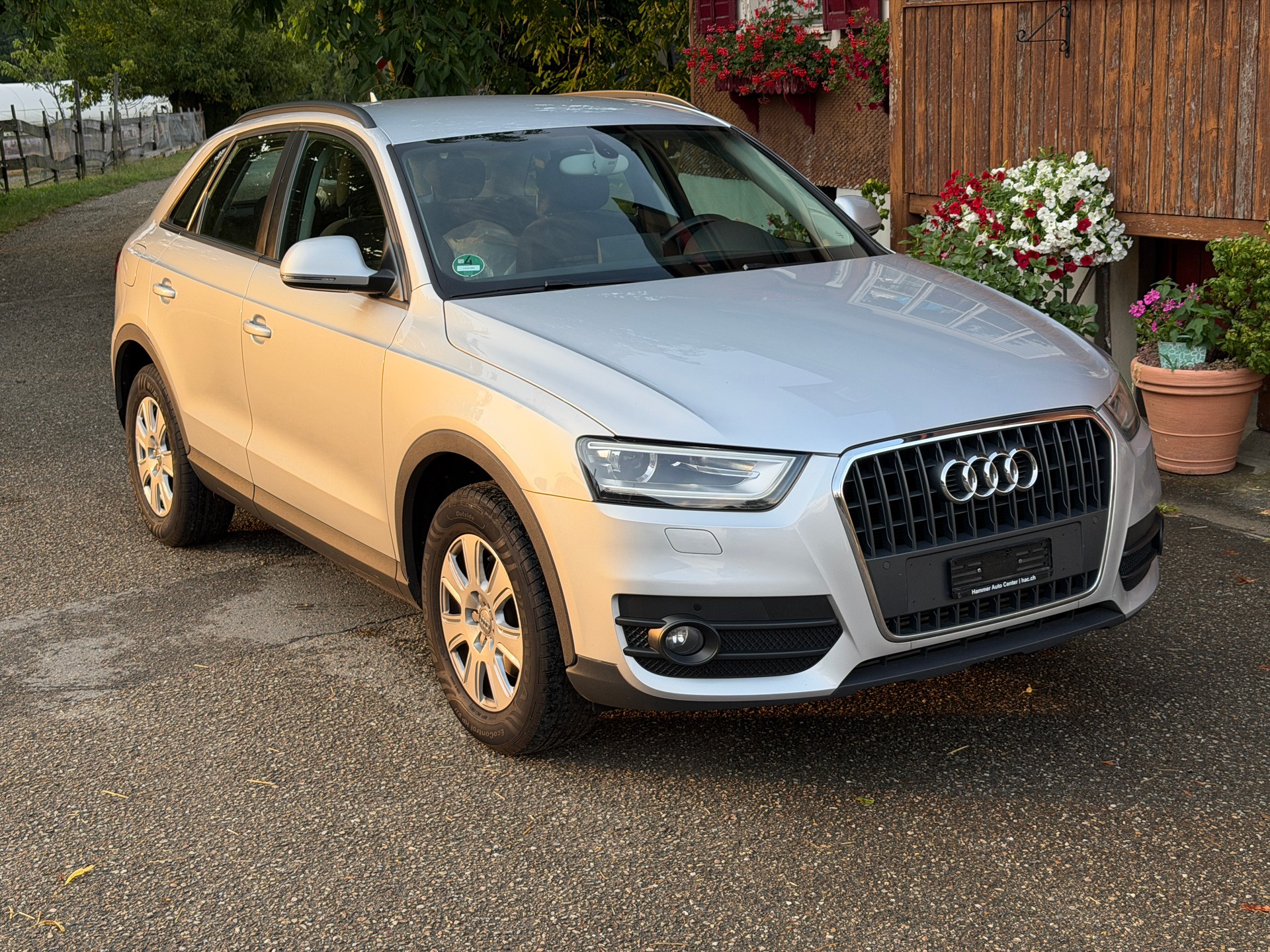 AUDI Q3 quattro-image-1