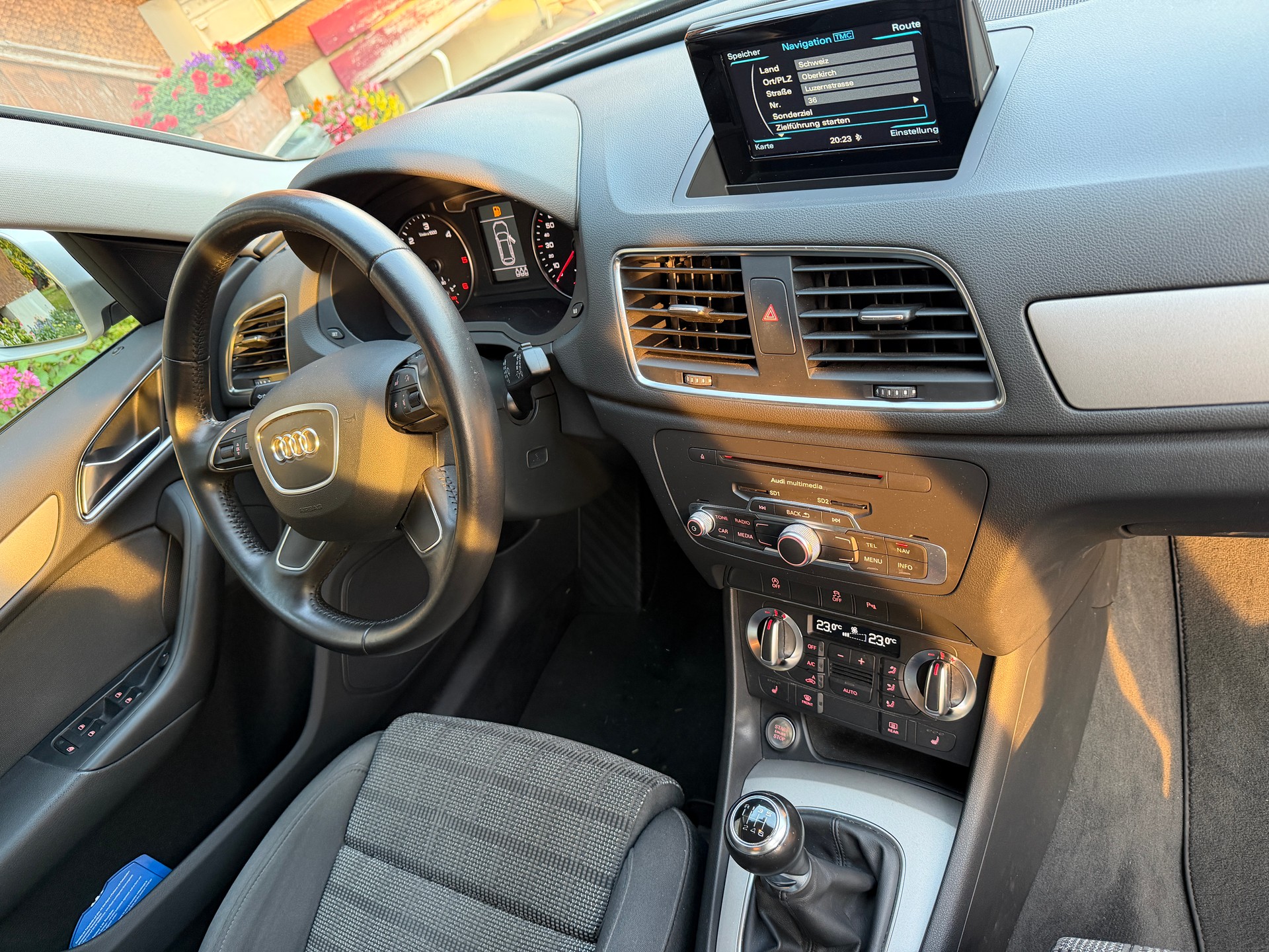 AUDI Q3 quattro-image-7