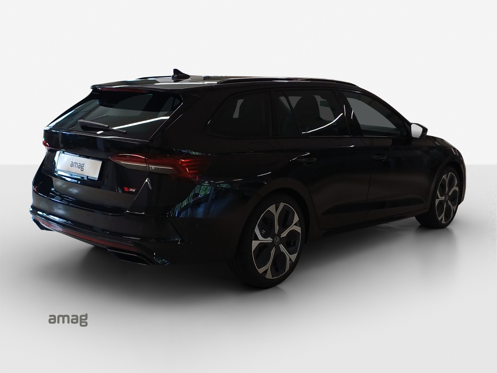 SKODA Octavia Combi 2.0 TSI DSG RS 30 Years Edition-image-4