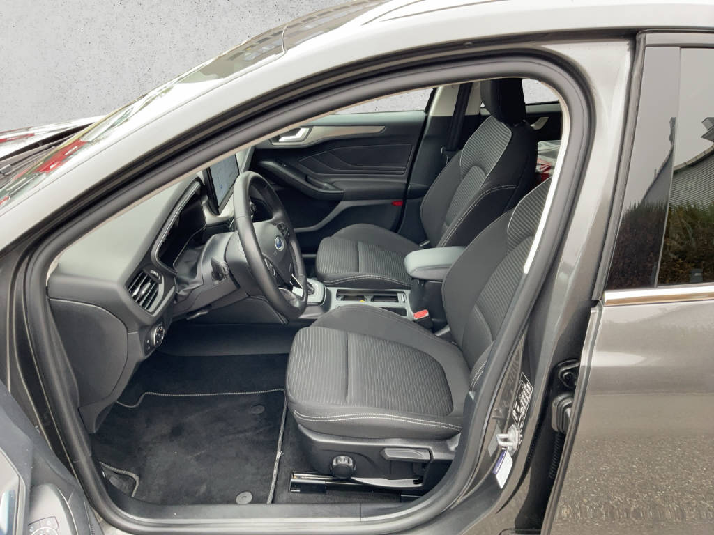 FORD Focus Station Wagon 1.0i EcoB Hybrid 155 ST-Line-image-6