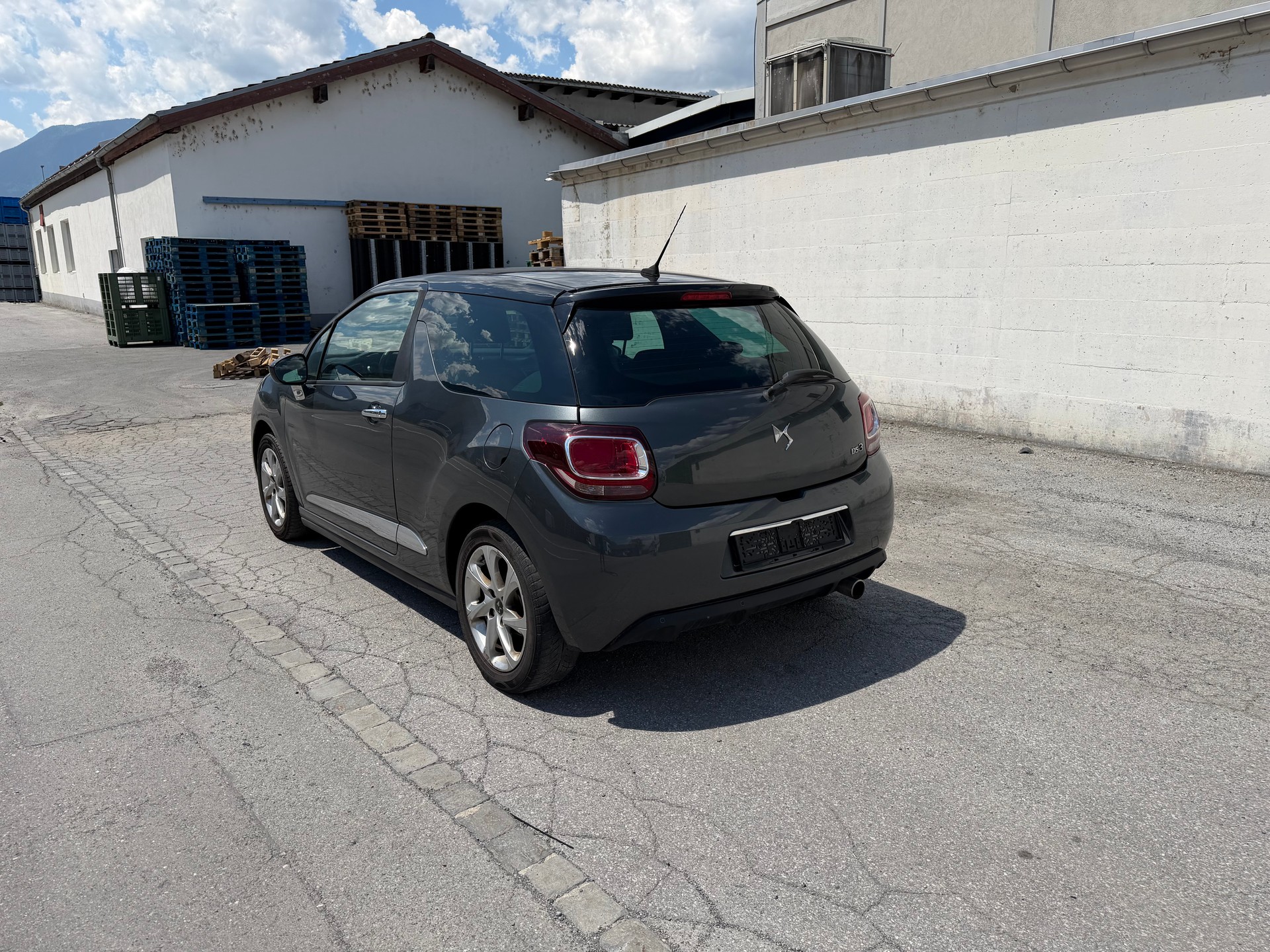 DS AUTOMOBILES DS 3 1.2 PureTech SO Chic-image-2