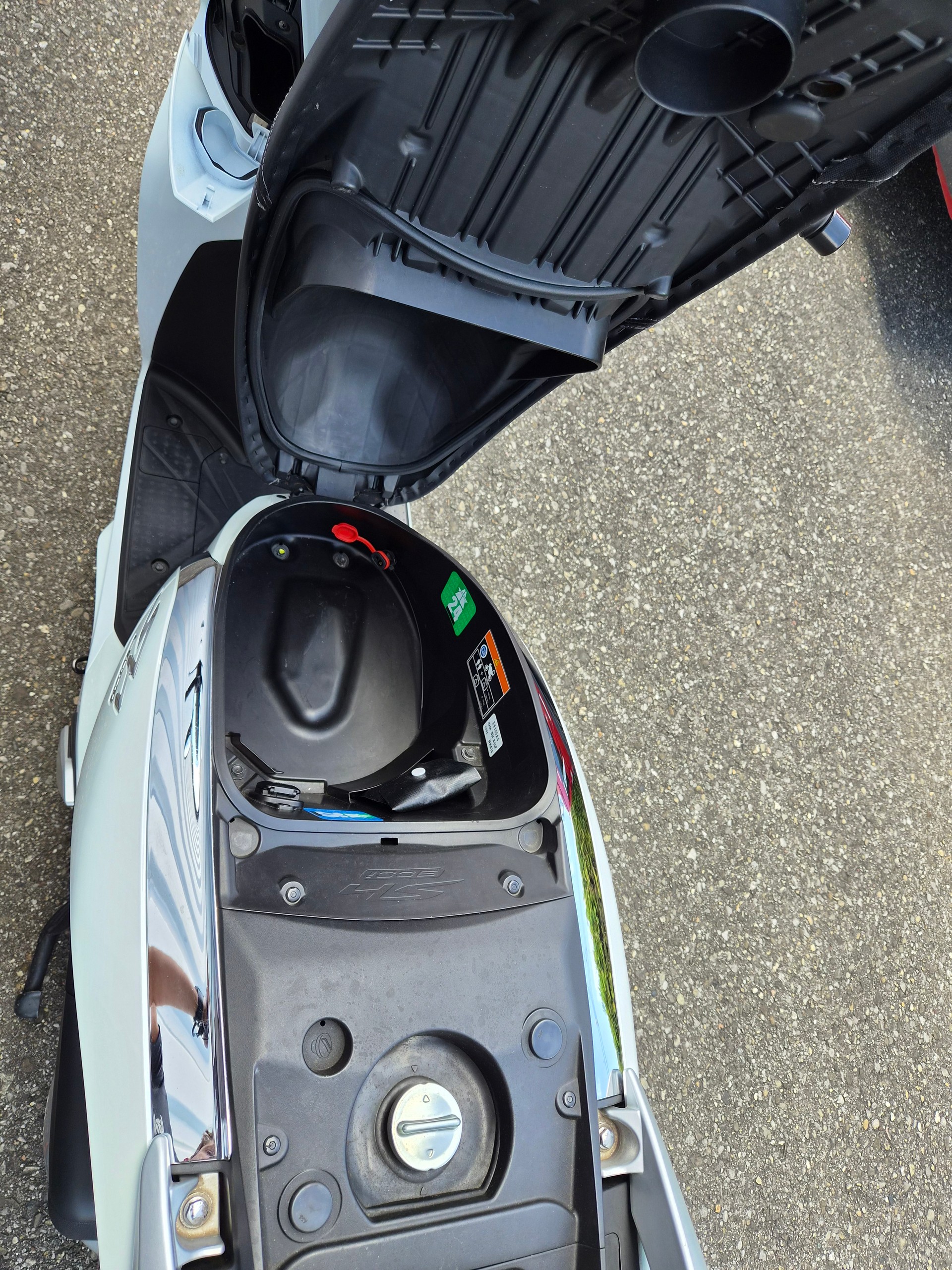 HONDA SH 300 i ABS-image-9