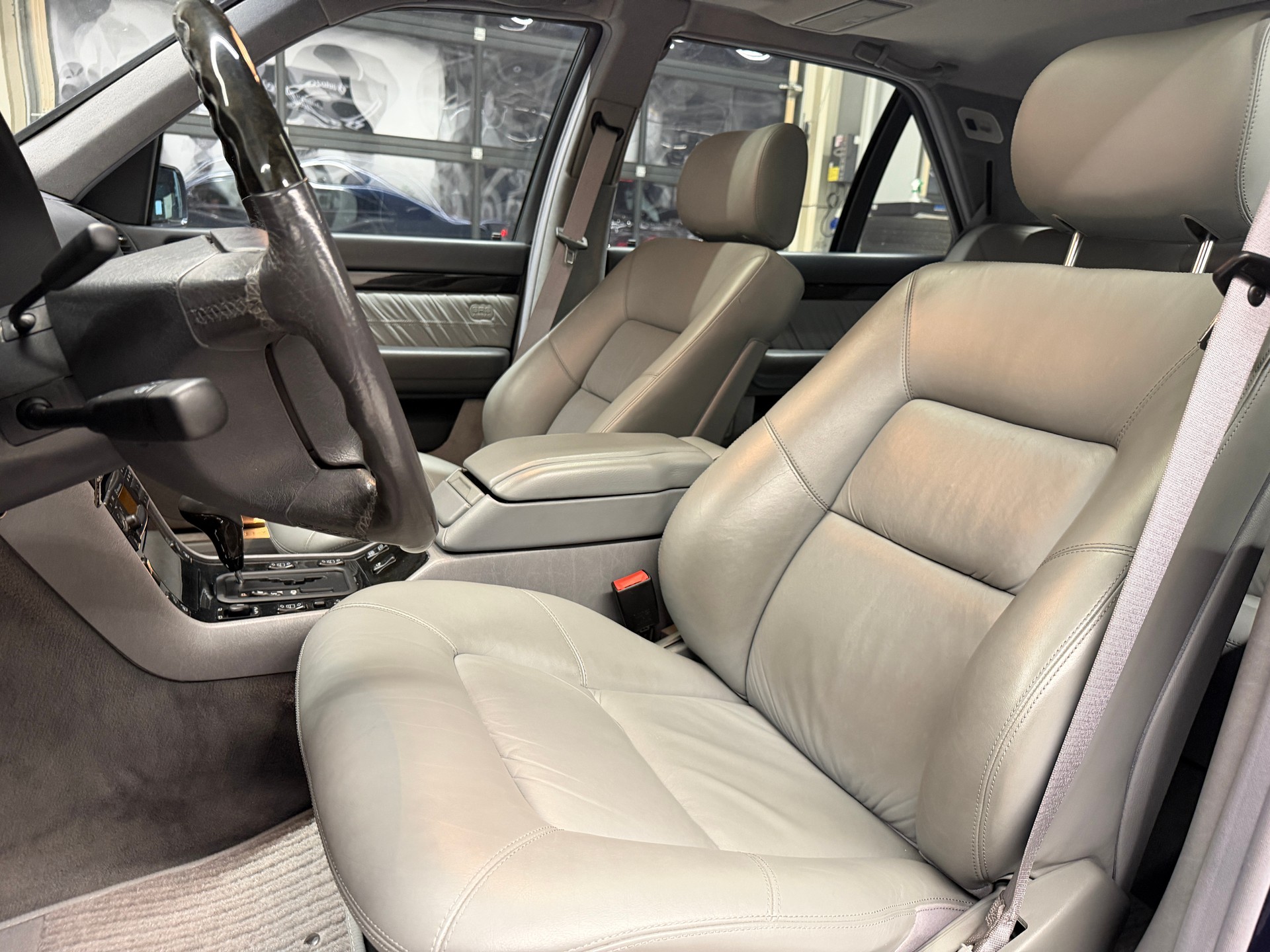MERCEDES-BENZ S 500 Lang Automatic *One-owner vehicle*Well maintained*Full service history*Freshly serviced before delivery*-image-12