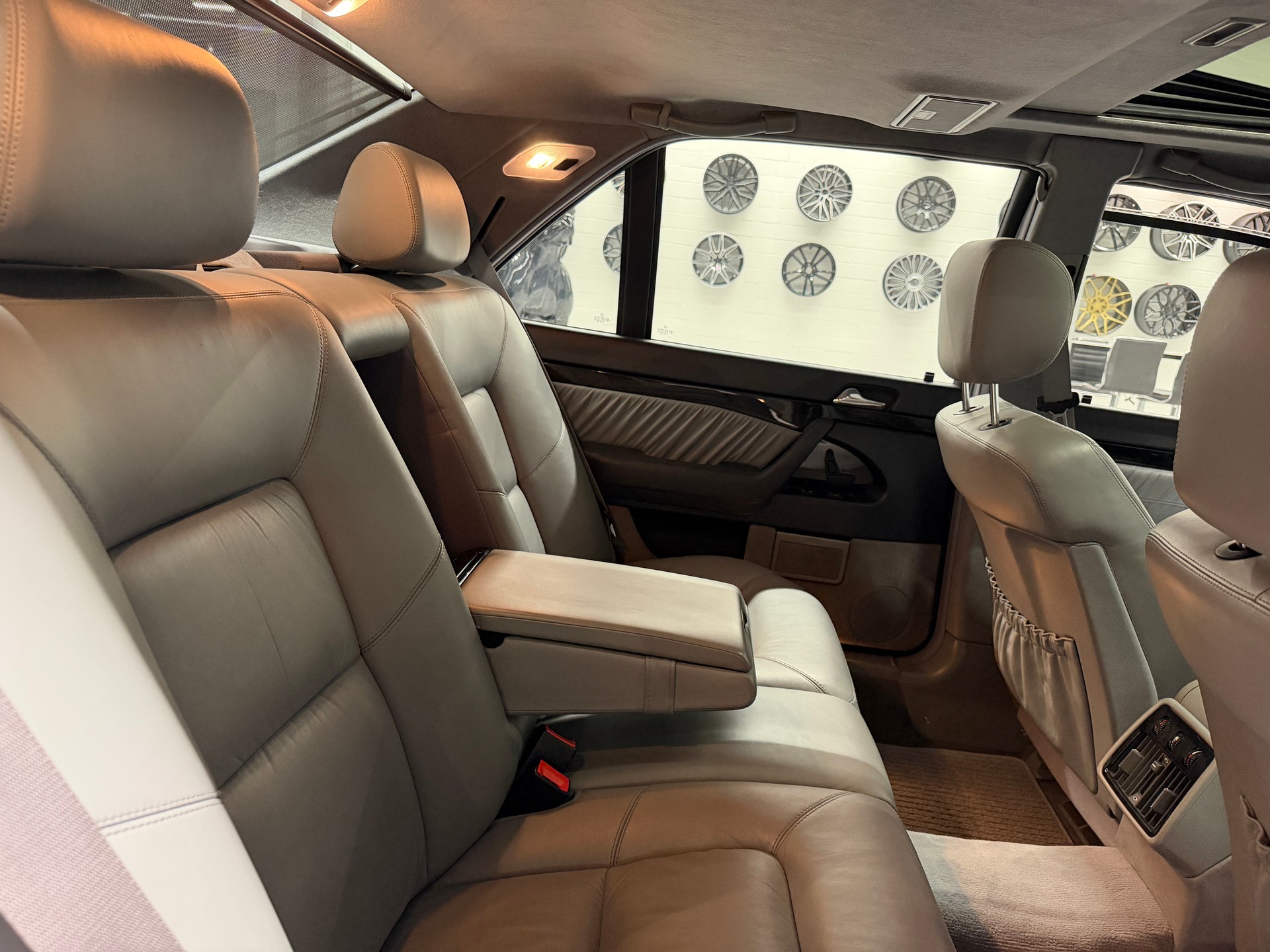 MERCEDES-BENZ S 500 Lang Automatic *One-owner vehicle*Well maintained*Full service history*Freshly serviced before delivery*-image-17