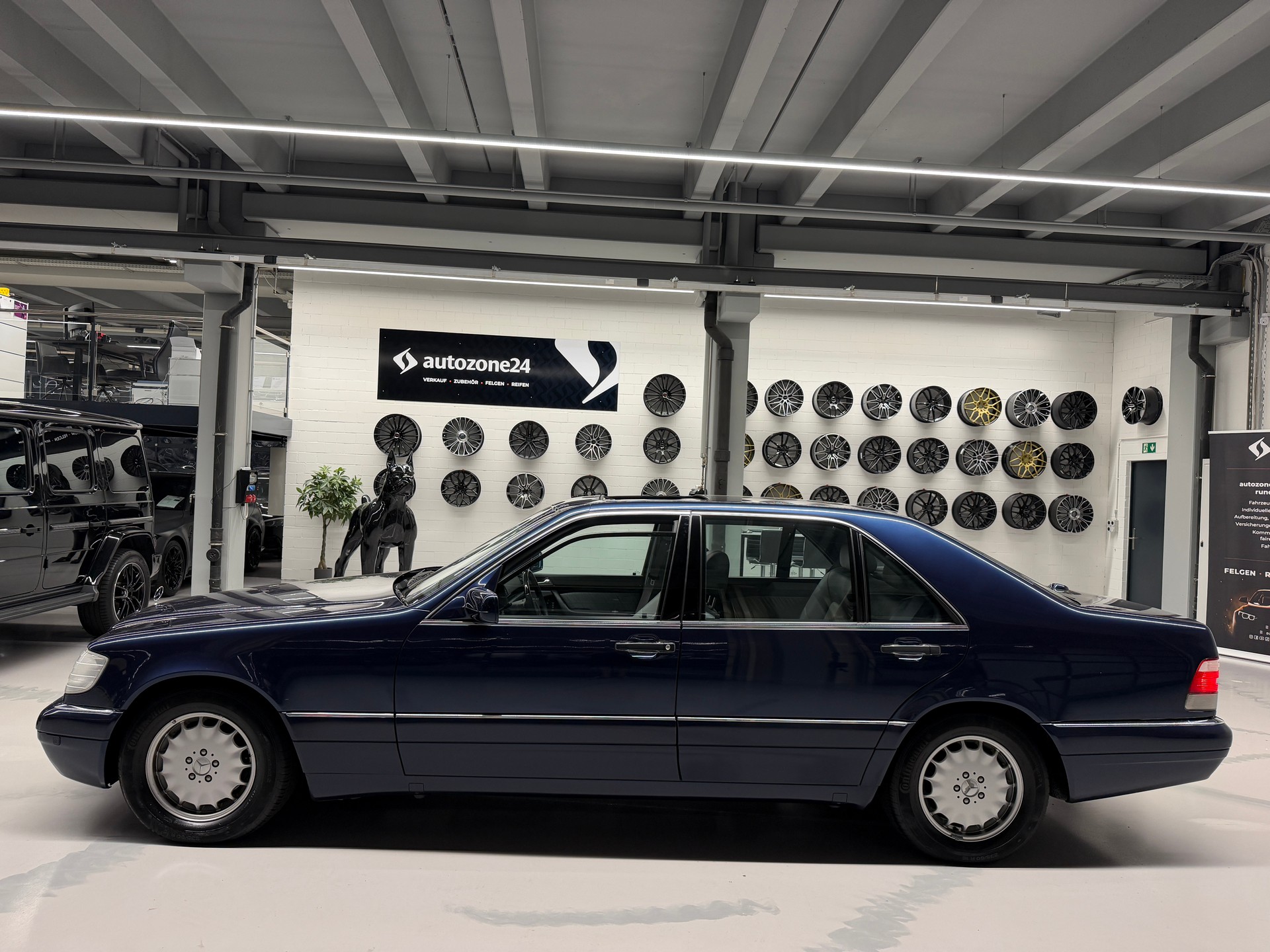 MERCEDES-BENZ S 500 Lang Automatic *One-owner vehicle*Well maintained*Full service history*Freshly serviced before delivery*-image-2