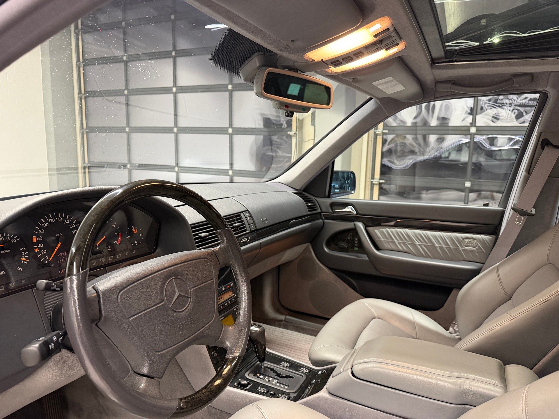 MERCEDES-BENZ S 500 Lang Automatic *One-owner vehicle*Well maintained*Full service history*Freshly serviced before delivery*-image-13
