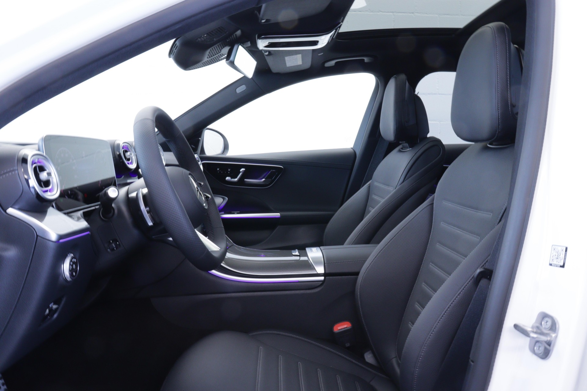 MERCEDES-BENZ C 220 d Swiss Star AMG Line 4matic Kombi-image-6