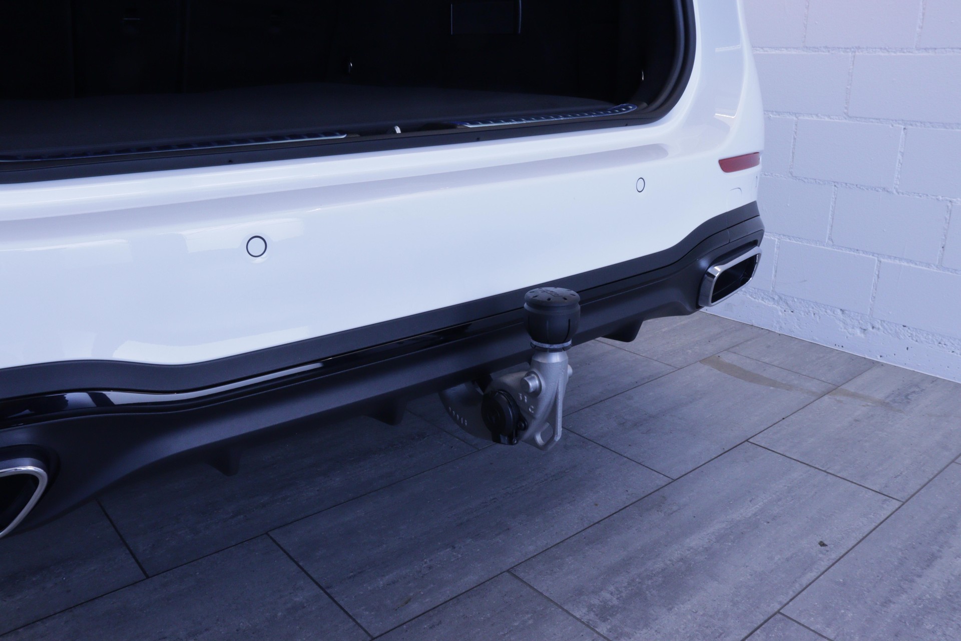 MERCEDES-BENZ C 220 d Swiss Star AMG Line 4matic Kombi-image-12