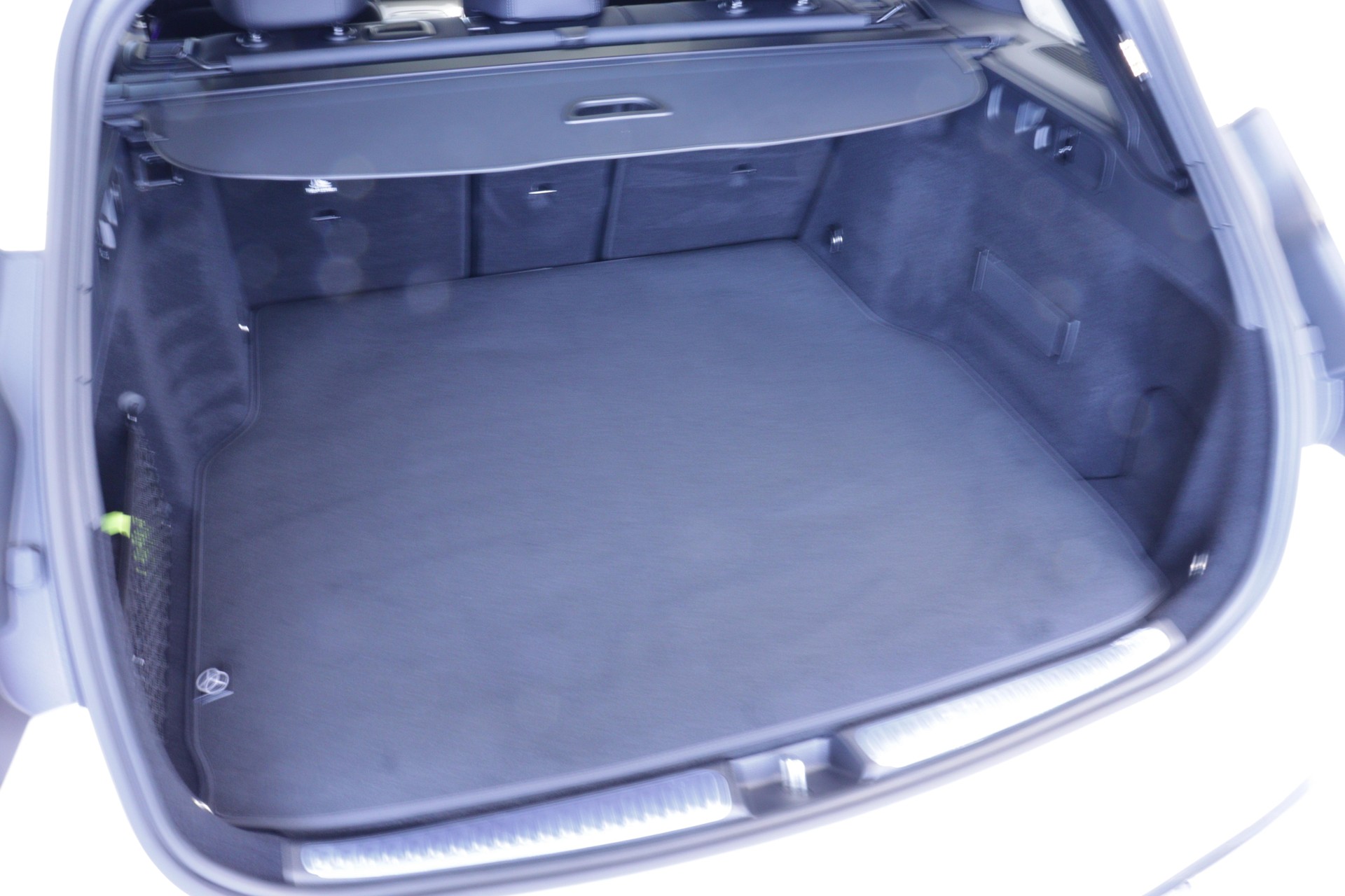 MERCEDES-BENZ C 220 d Swiss Star AMG Line 4matic Kombi-image-13