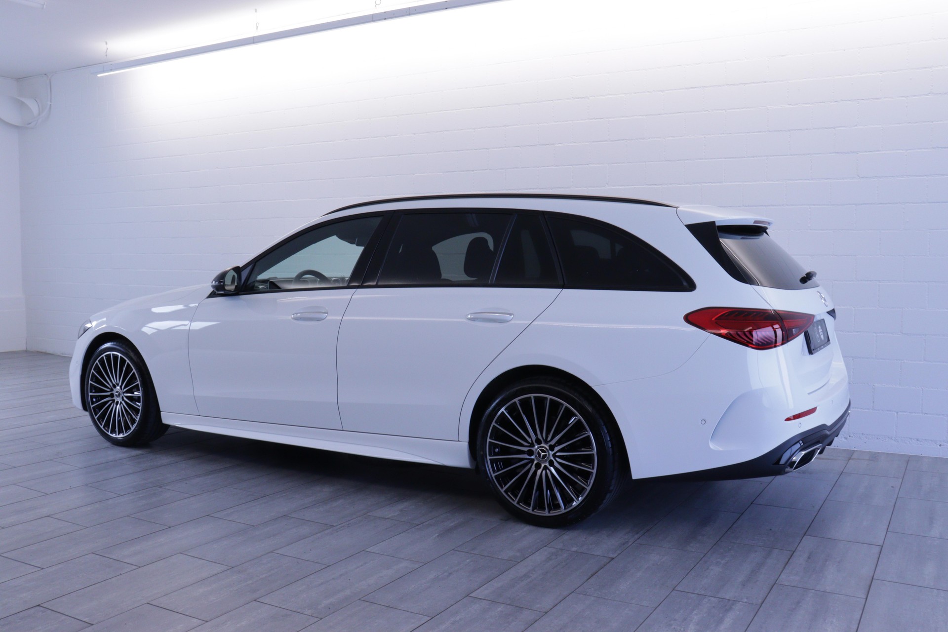 MERCEDES-BENZ C 220 d Swiss Star AMG Line 4matic Kombi-showroom-element-2