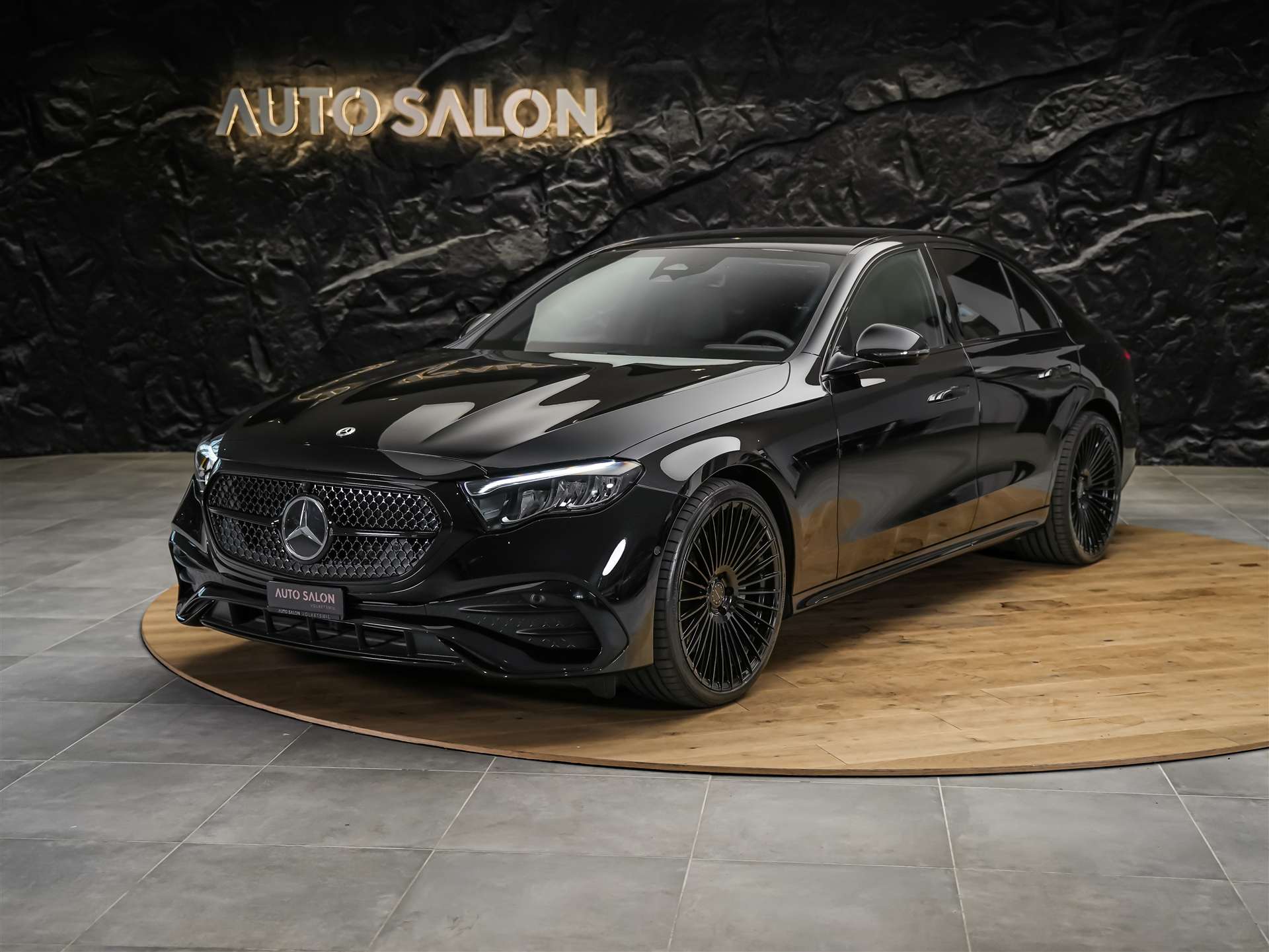 MERCEDES-BENZ E 220 d AMG Line 4Matic 9G-Tronic *Werksgarantie*21" Felgen*Abstandsregler*-image-0