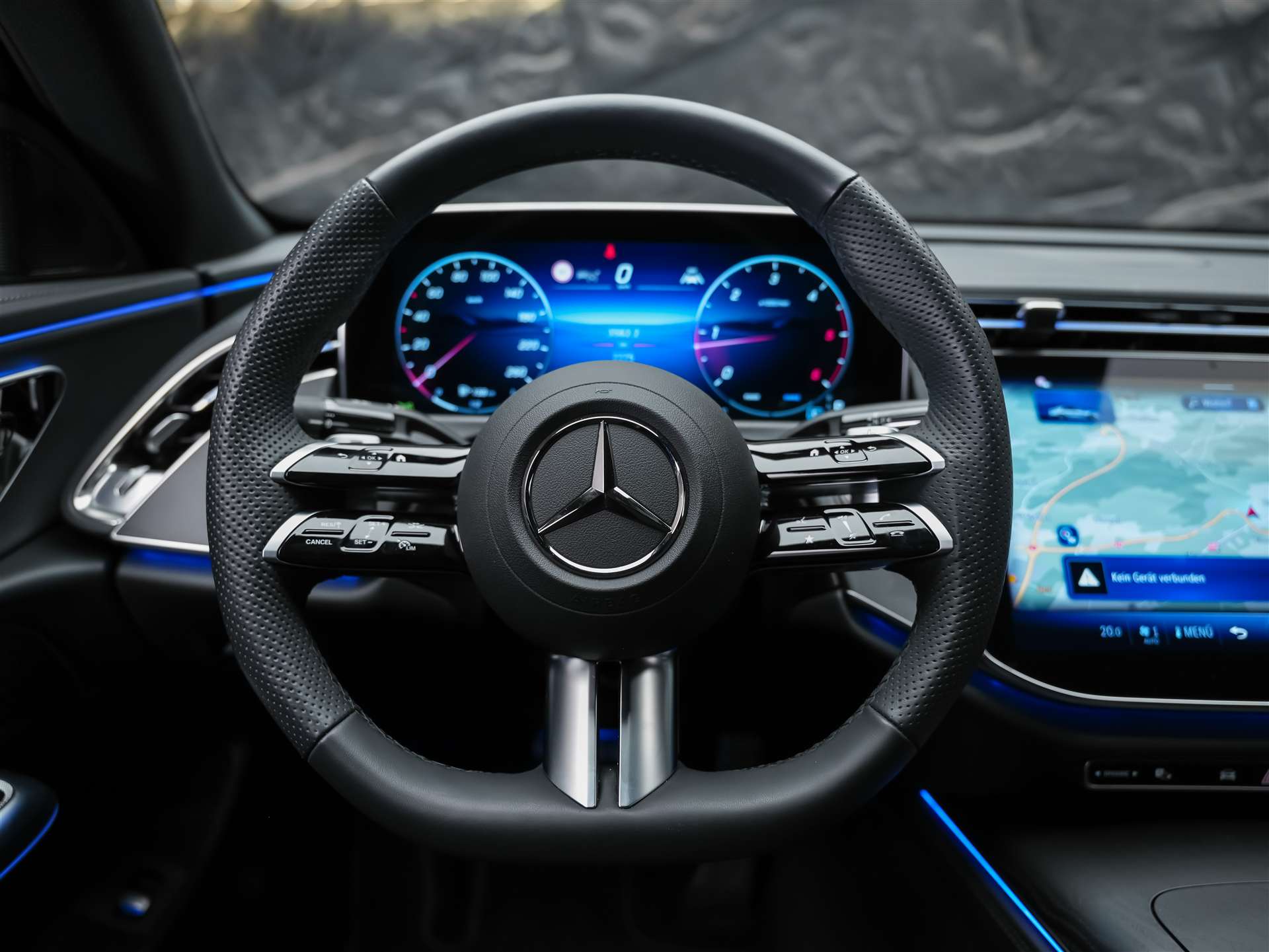 MERCEDES-BENZ E 220 d AMG Line 4Matic 9G-Tronic *Werksgarantie*21" Felgen*Abstandsregler*-image-24