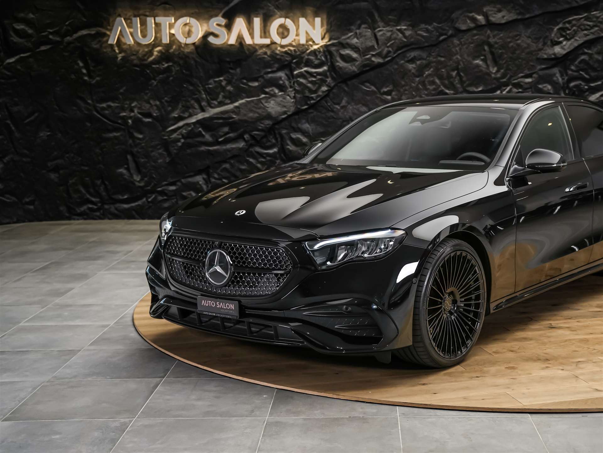 MERCEDES-BENZ E 220 d AMG Line 4Matic 9G-Tronic *Werksgarantie*21" Felgen*Abstandsregler*-image-13