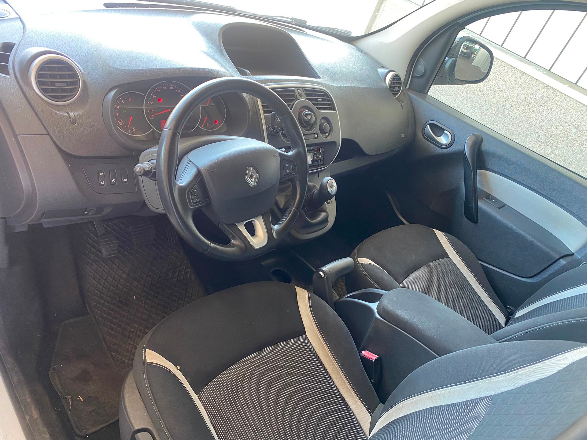 RENAULT Kangoo 1.5 dCi Limited-image-3
