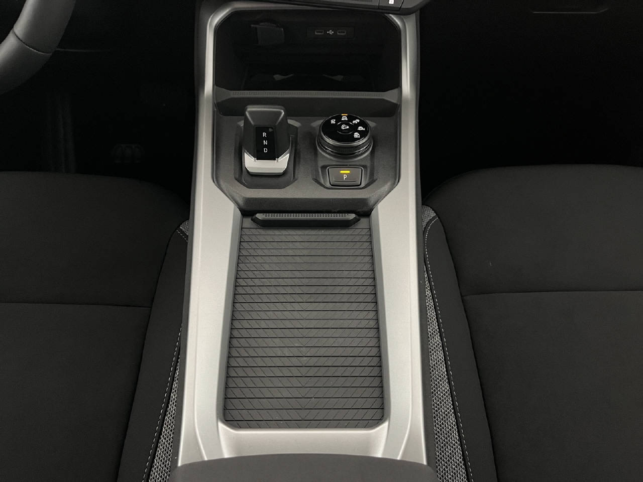 DACIA Bigster 1.2 Hybrid Journey 4WD-image-12