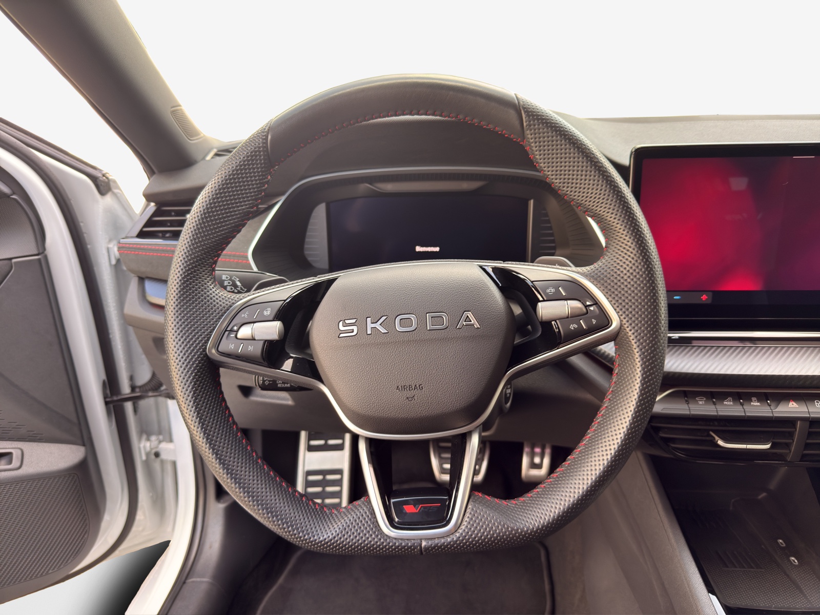 SKODA Octavia Combi 2.0 TSI DSG RS-image-9