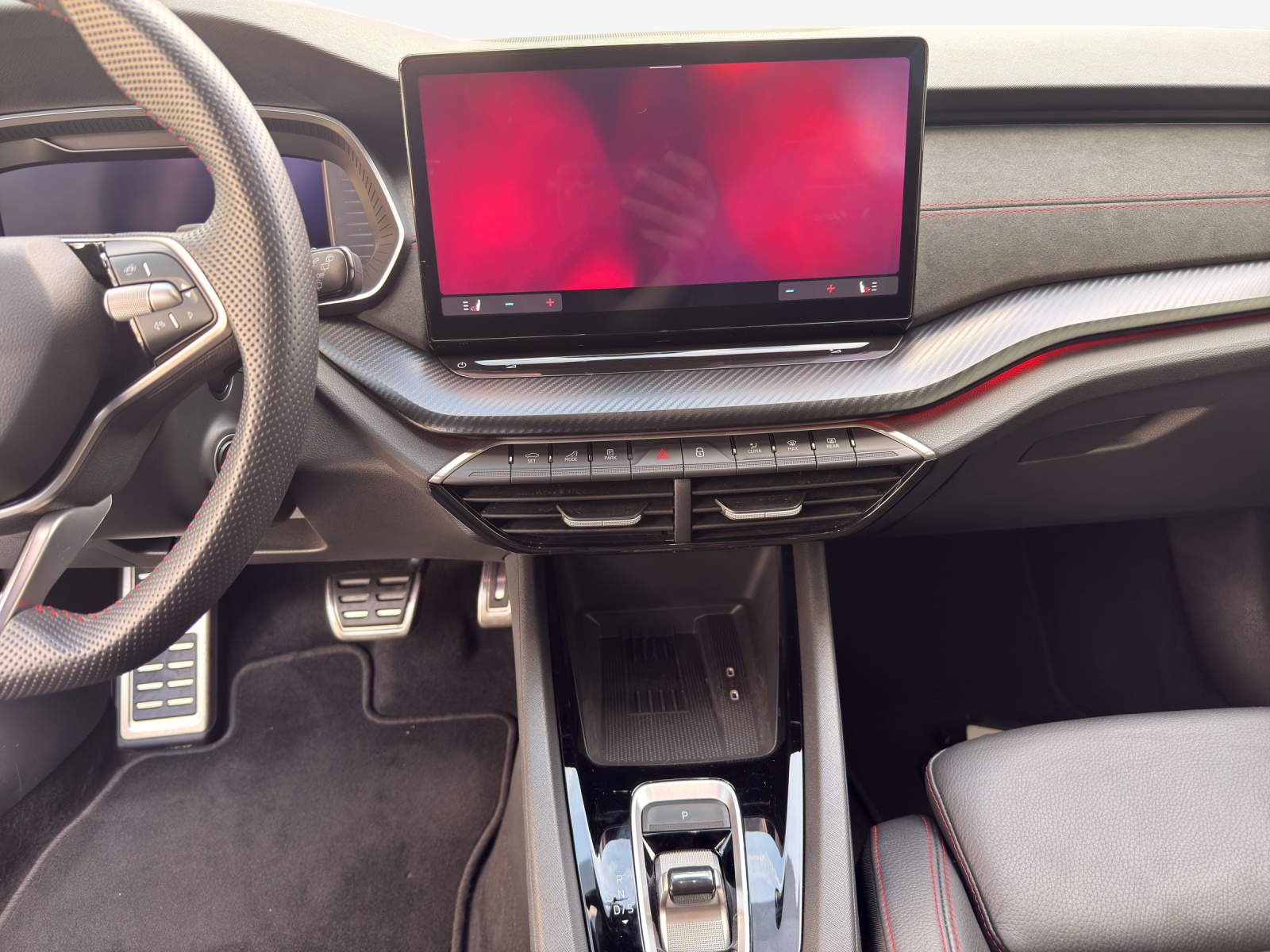 SKODA Octavia Combi 2.0 TSI DSG RS-image-10