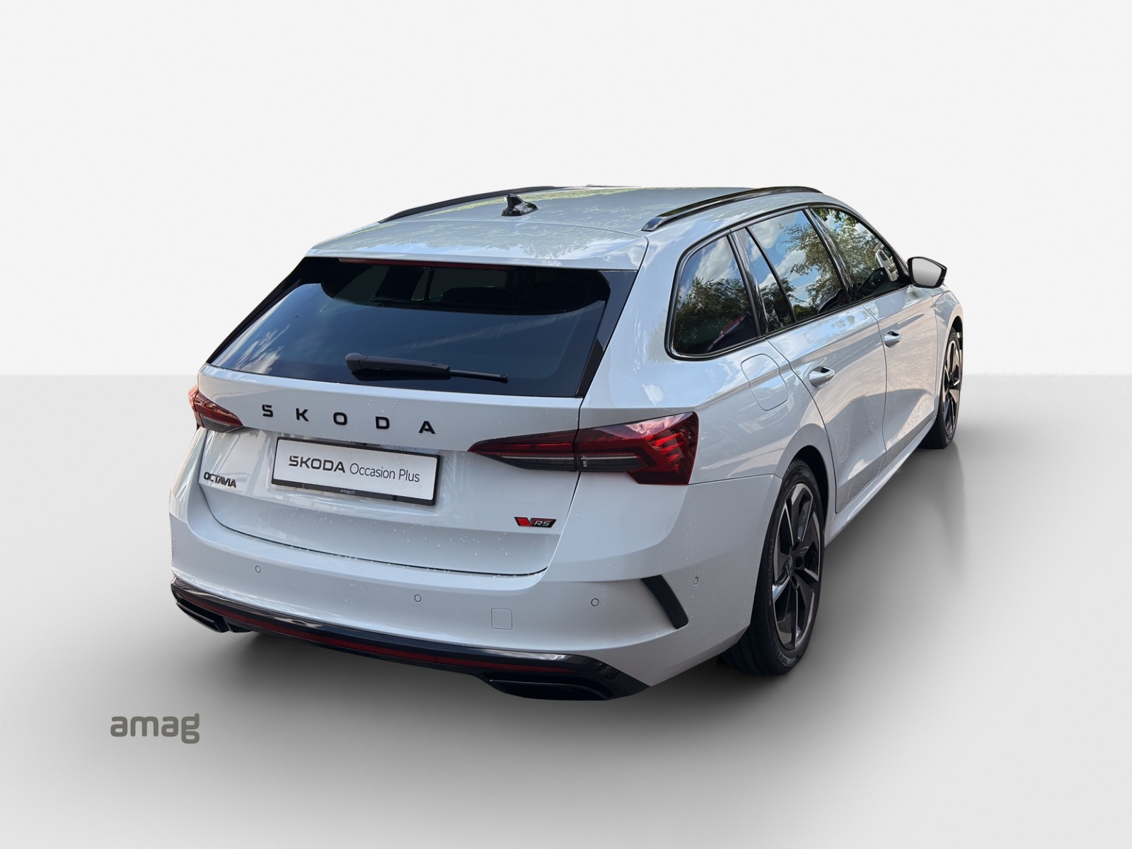 SKODA Octavia Combi 2.0 TSI DSG RS-image-4