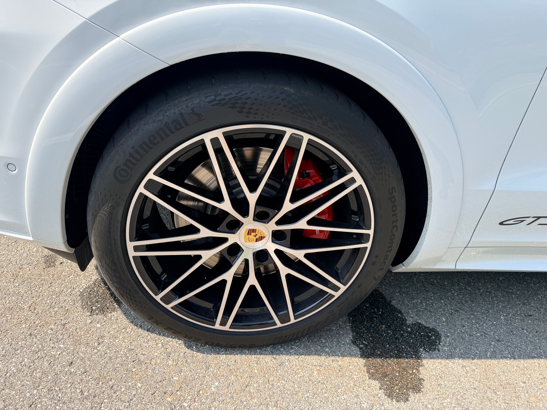 PORSCHE Cayenne Coupé GTS Tiptronic-image-19