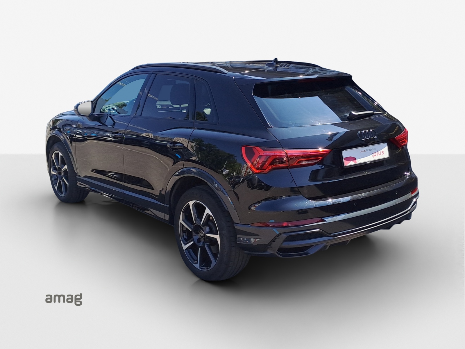 AUDI Q3 45 TFSI e S line S-tronic-image-2