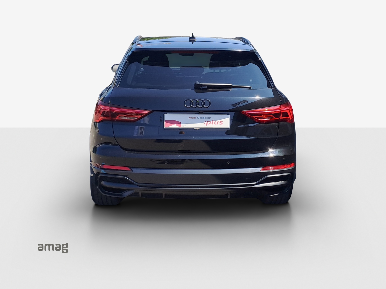 AUDI Q3 45 TFSI e S line S-tronic-image-4