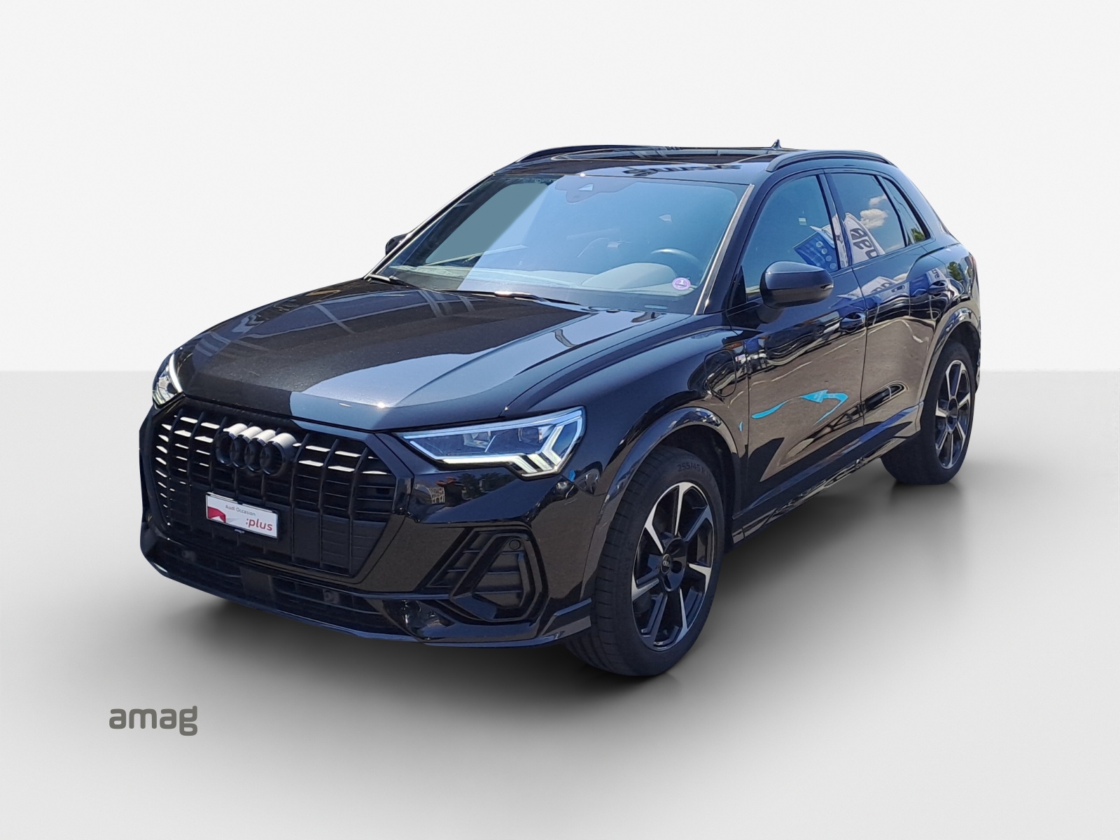 AUDI Q3 45 TFSI e S line S-tronic-image-0