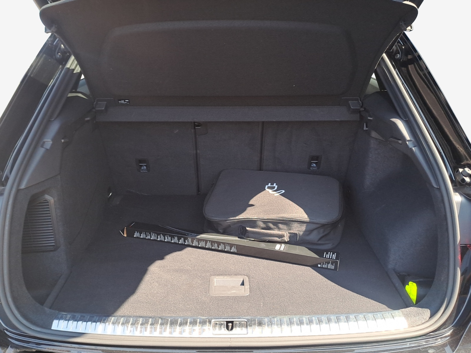 AUDI Q3 45 TFSI e S line S-tronic-image-13
