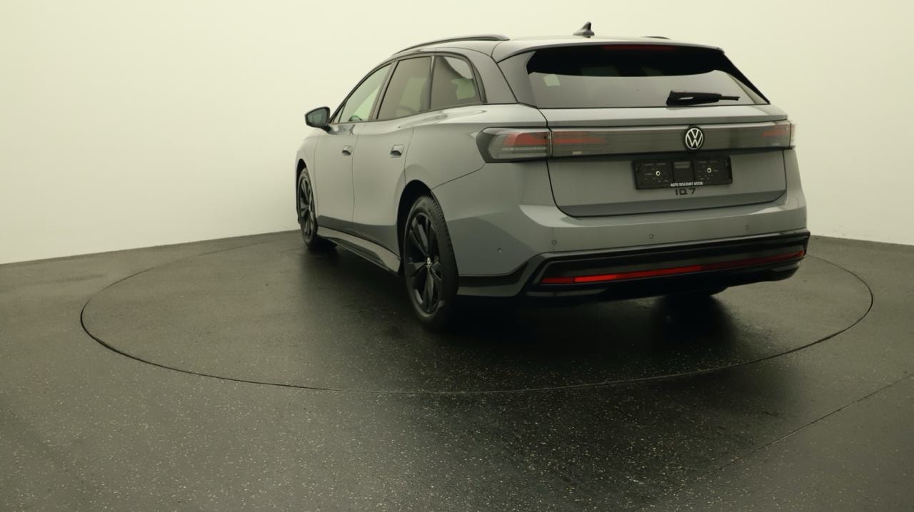 VW ID.7 Tourer Pro 77 kWh Pro-image-3