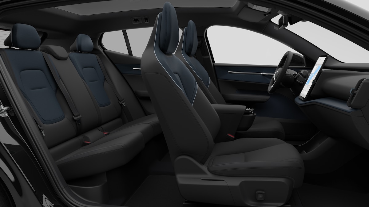 VOLVO EX 30 E60 Twin Ultra Performance Sw. Black Ed. AWD-image-13