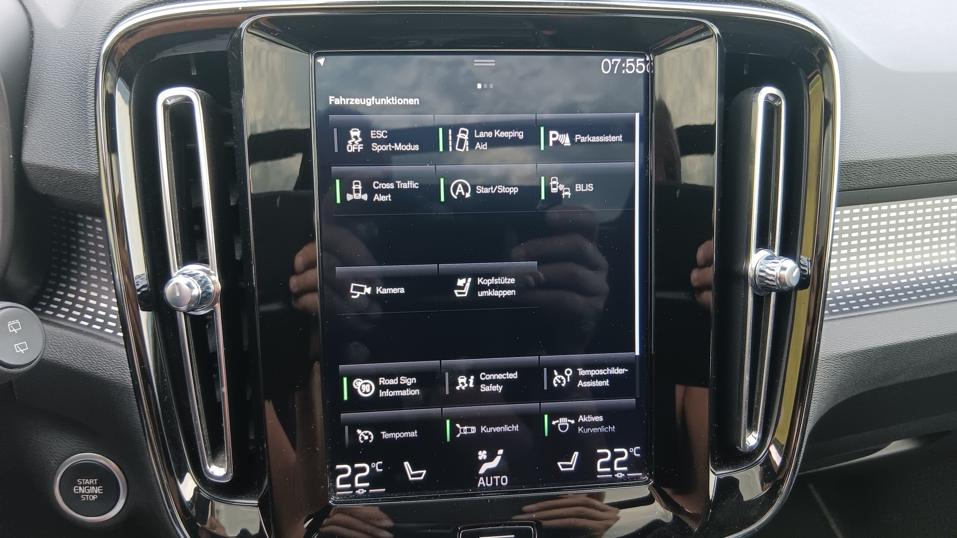 VOLVO XC40 D4 AWD R-Design Geartronic-image-6