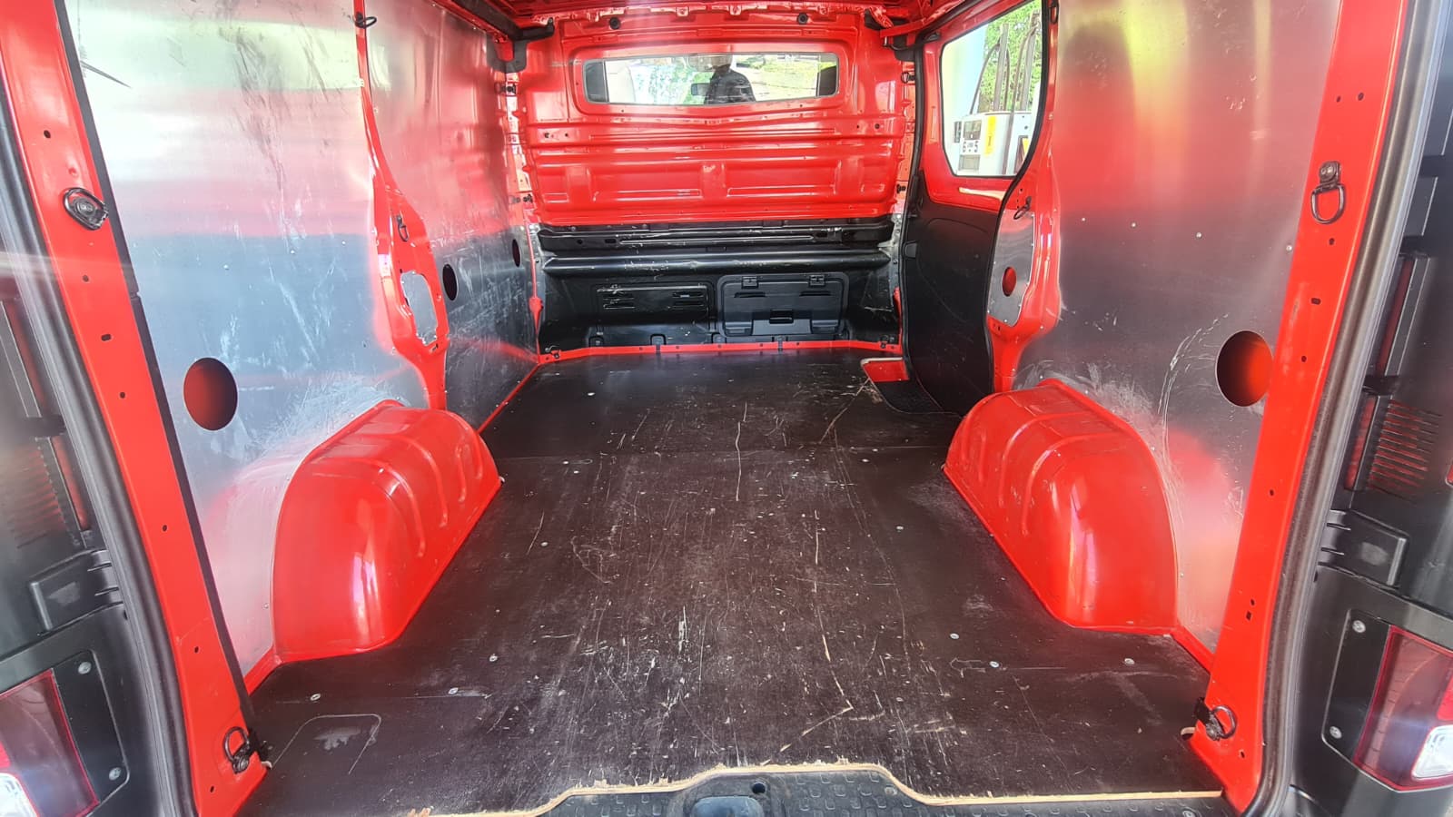 RENAULT Trafic 2.0 Energy dCi 120 3.0t Business L1H1 ** 3-Plätzer ** Klimaanlage ** Dachträger ** Anh-Kupplung ** LTZ MFK 30.01.2026 **-image-10