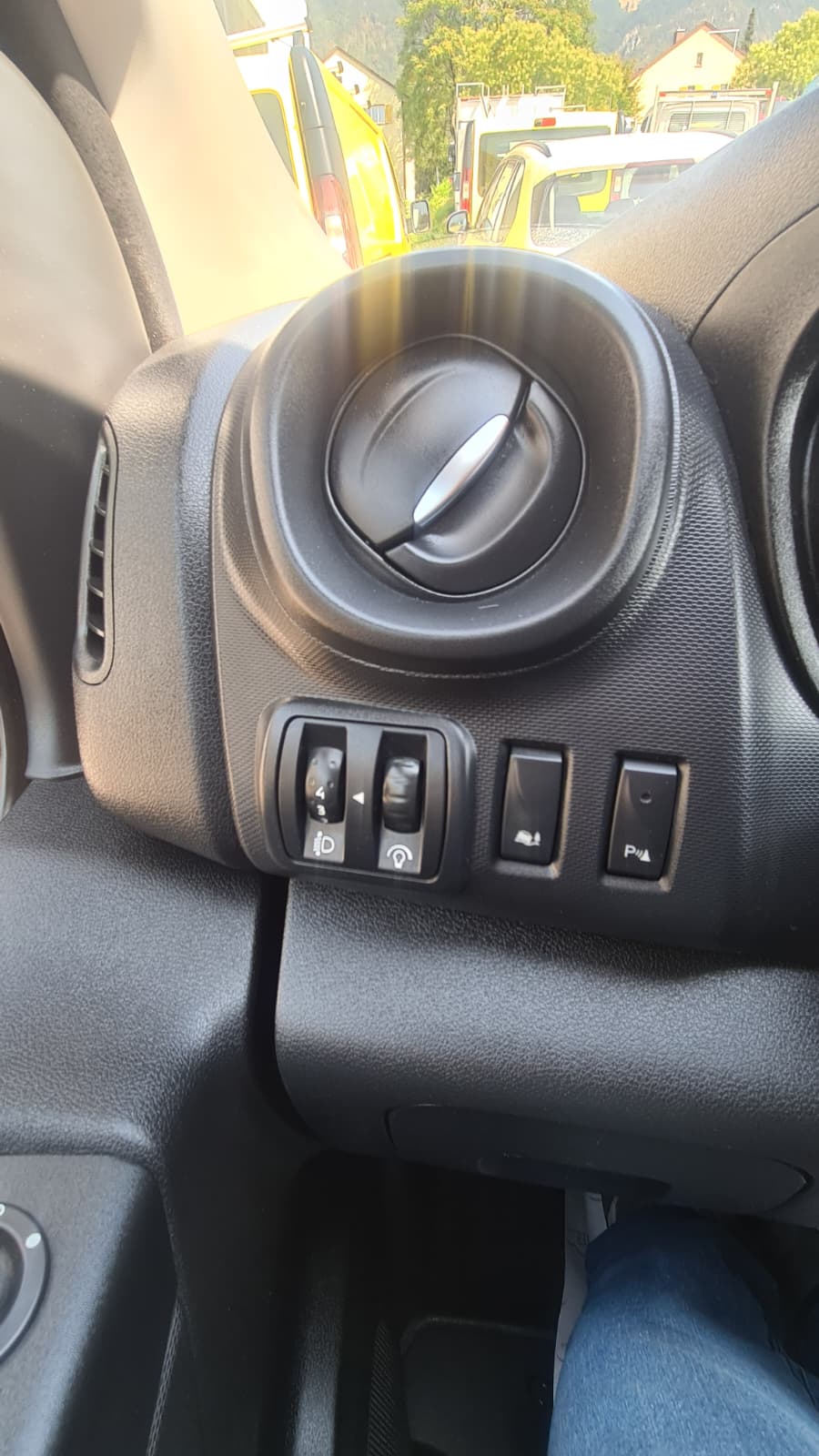 RENAULT Trafic 2.0 Energy dCi 120 3.0t Business L1H1 ** 3-Plätzer ** Klimaanlage ** Dachträger ** Anh-Kupplung ** LTZ MFK 30.01.2026 **-image-12