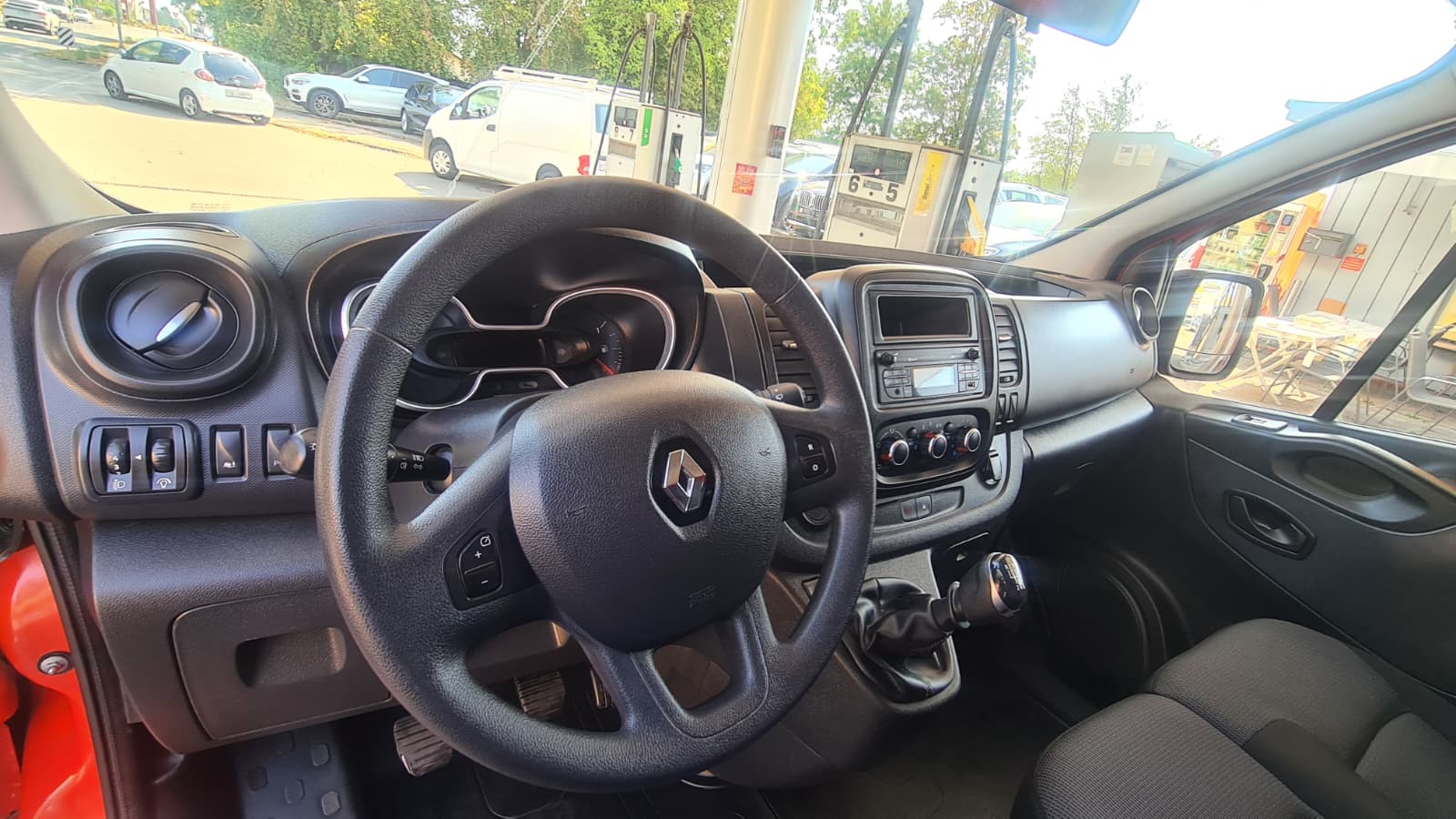 RENAULT Trafic 2.0 Energy dCi 120 3.0t Business L1H1 ** 3-Plätzer ** Klimaanlage ** Dachträger ** Anh-Kupplung ** LTZ MFK 30.01.2026 **-image-16