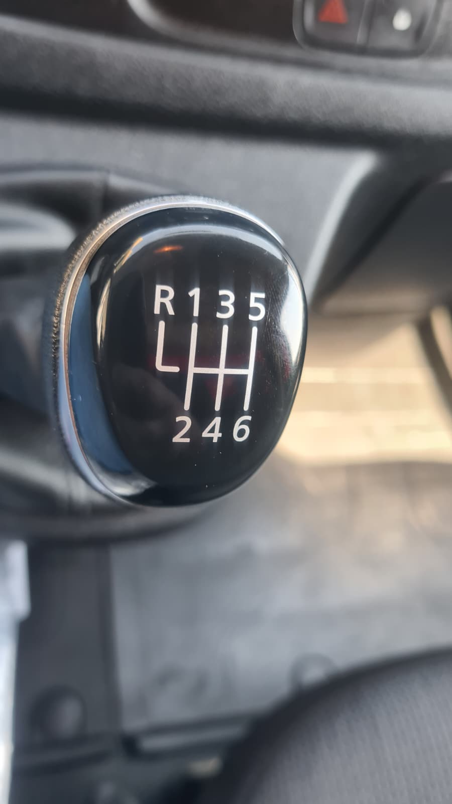 RENAULT Trafic 2.0 Energy dCi 120 3.0t Business L1H1 ** 3-Plätzer ** Klimaanlage ** Dachträger ** Anh-Kupplung ** LTZ MFK 30.01.2026 **-image-14