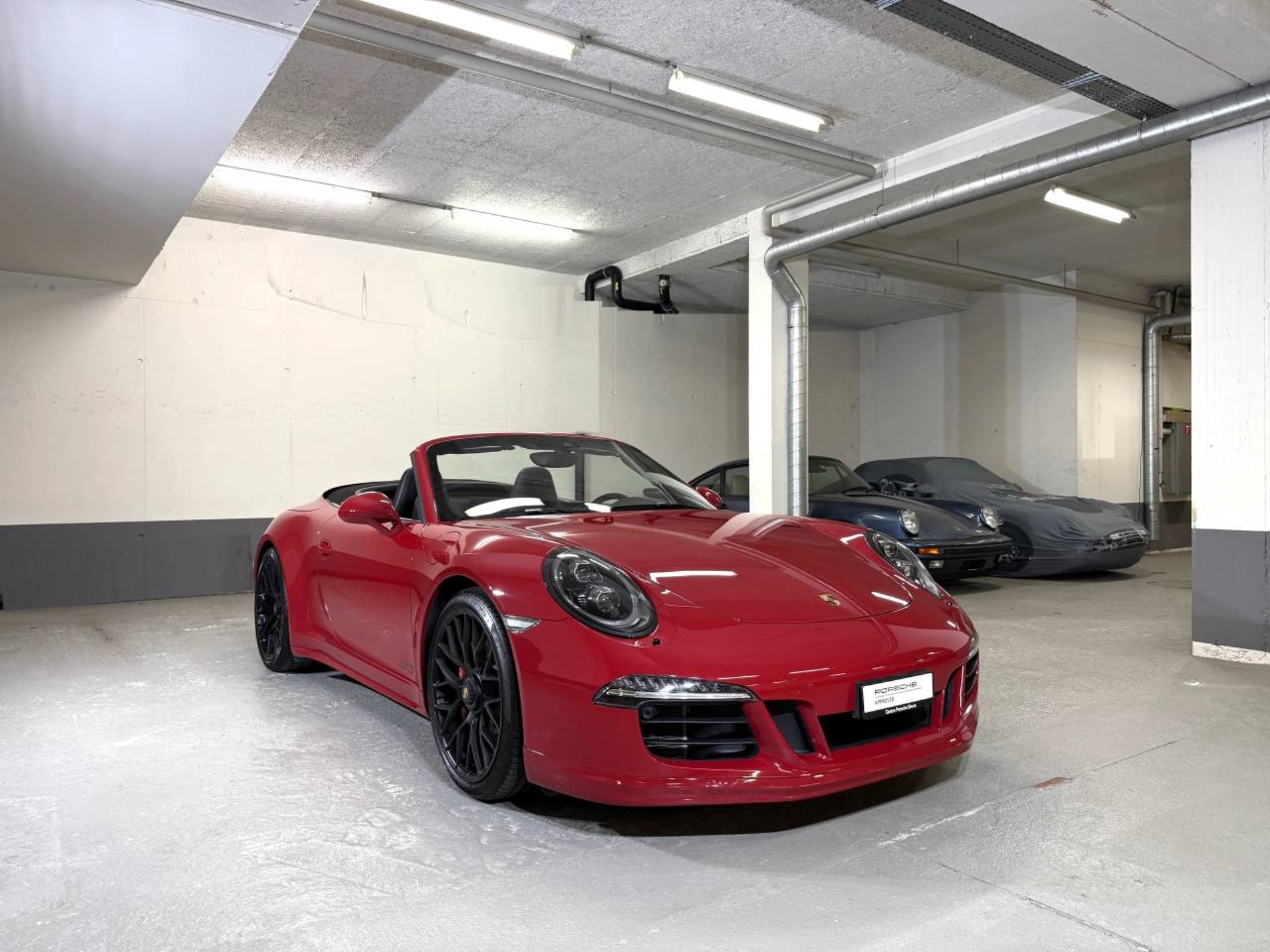 PORSCHE 911 Carrera 4 GTS Cabriolet-image-8