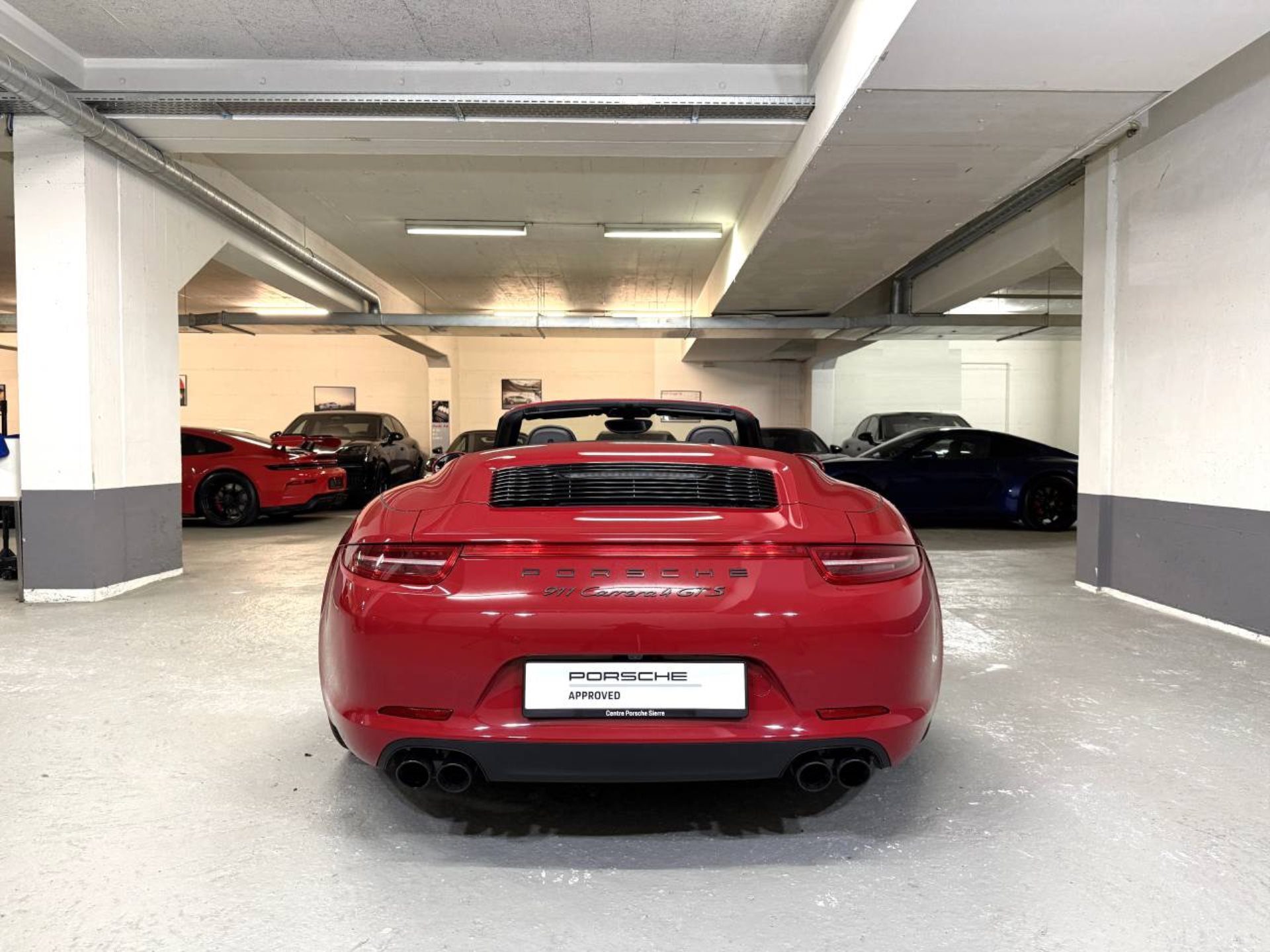 PORSCHE 911 Carrera 4 GTS Cabriolet-image-6