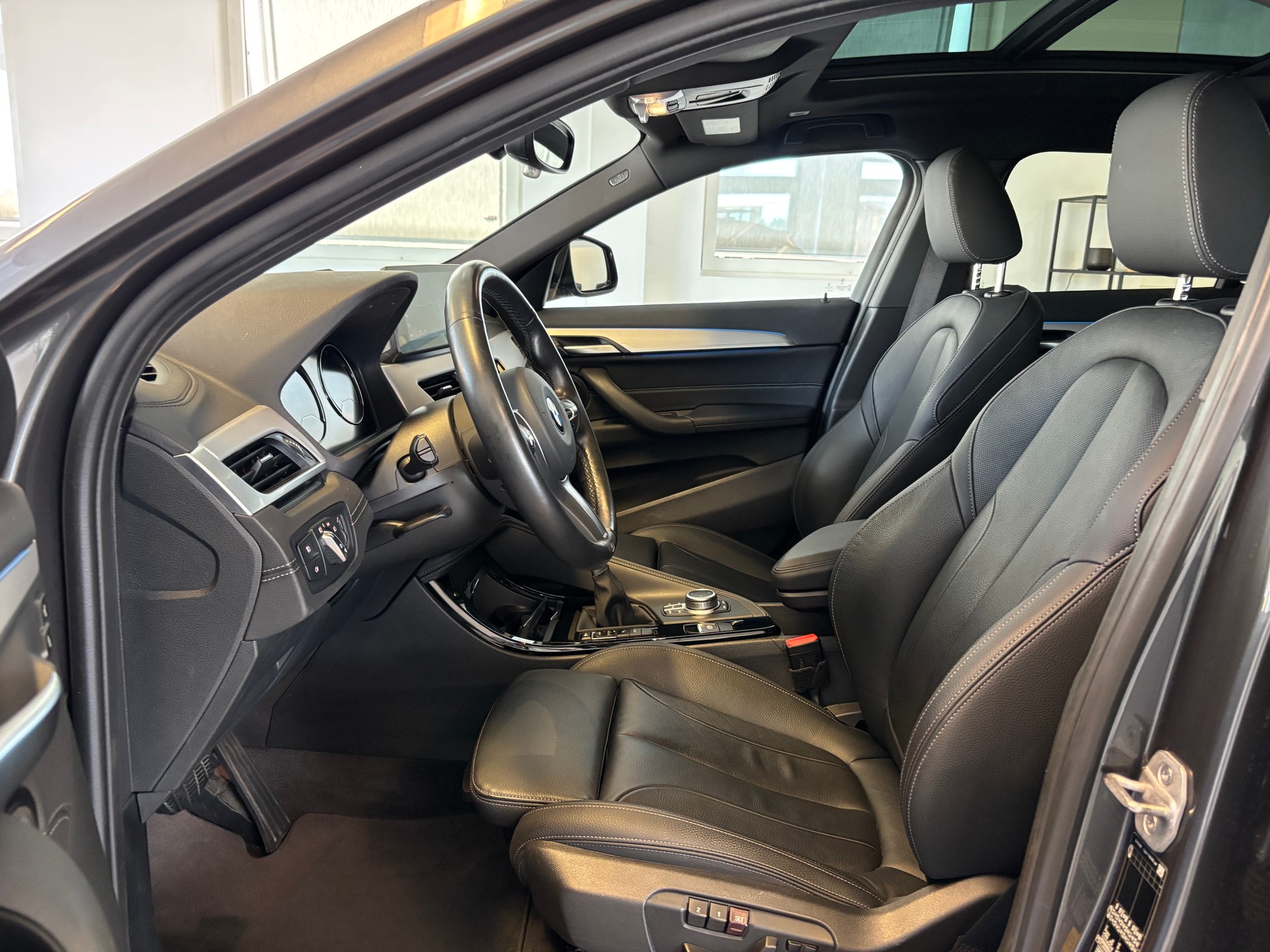 BMW X2 xDrive 25e M Sport Steptronic-image-6