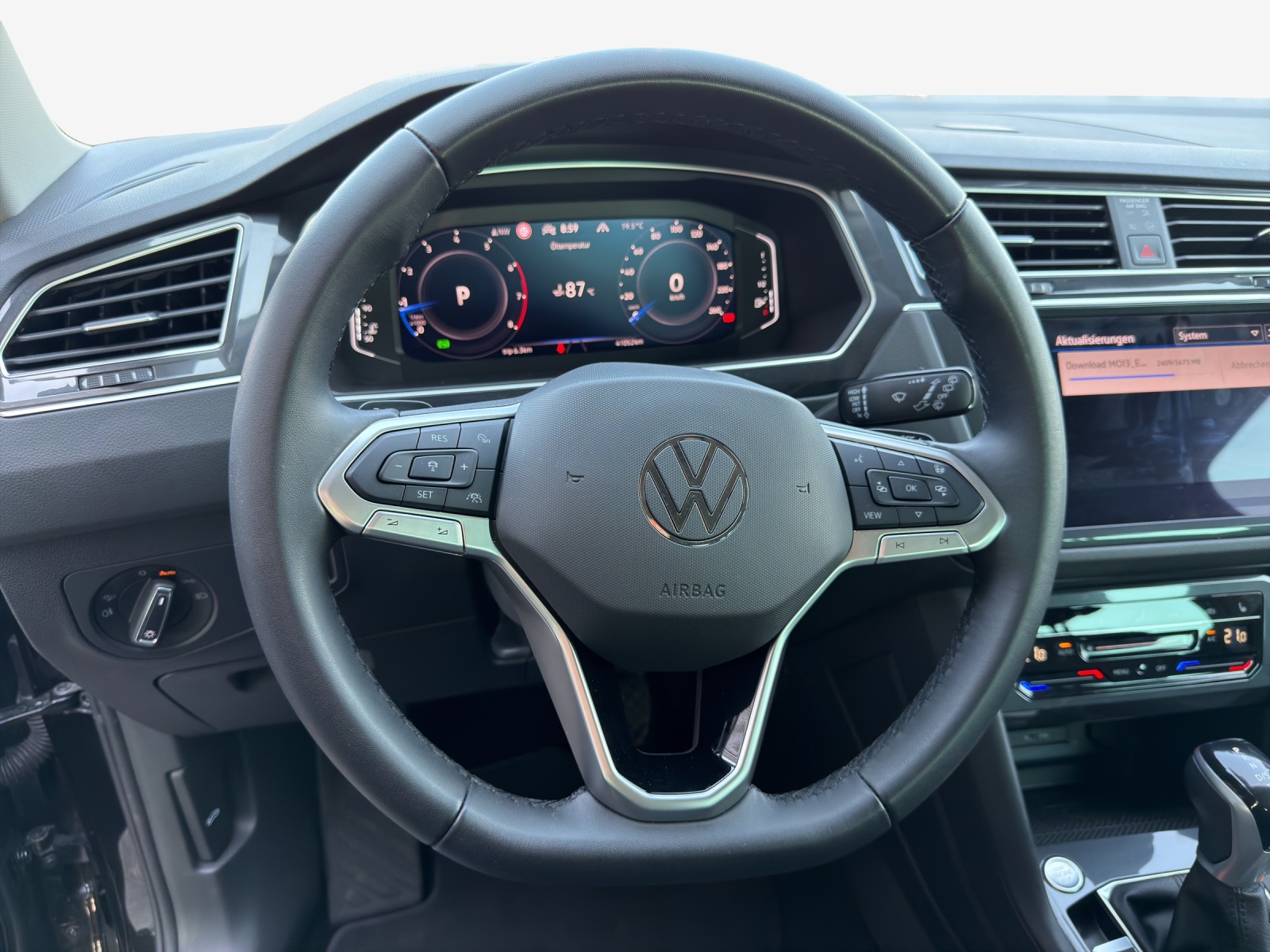 VW Tiguan 2.0TSI Elegance 4Motion DSG-image-9