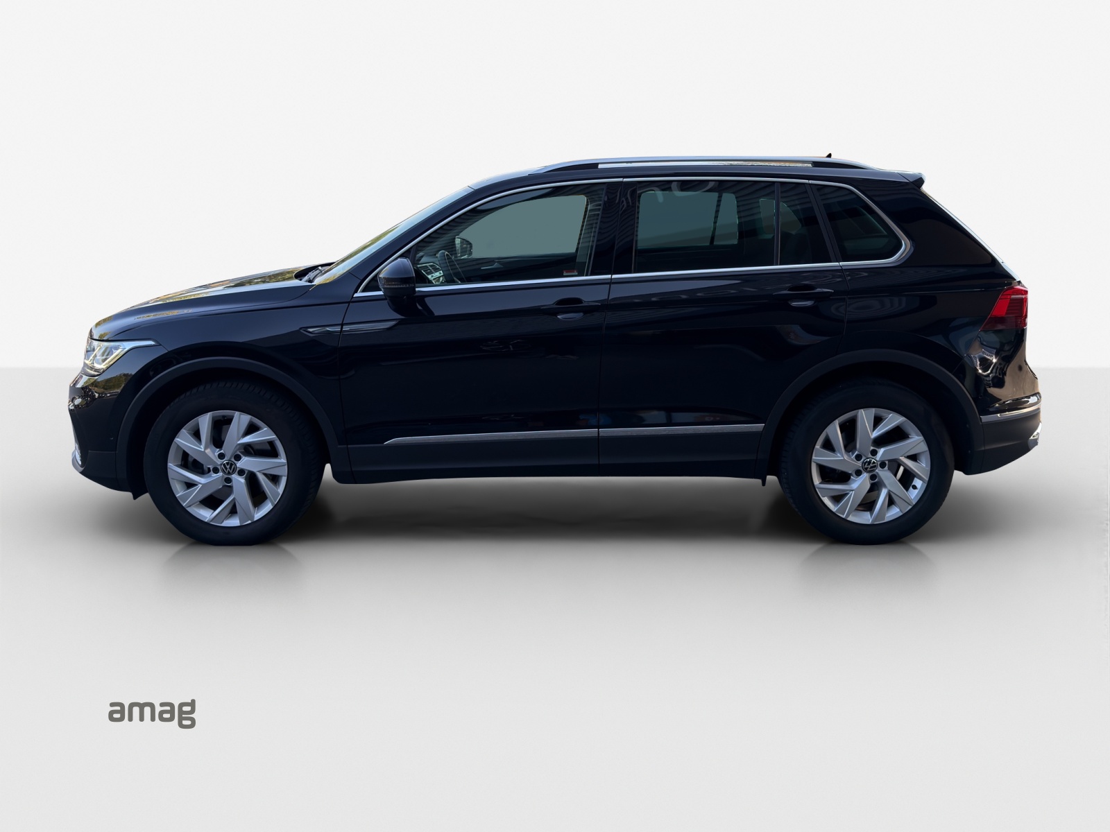 VW Tiguan 2.0TSI Elegance 4Motion DSG-image-1