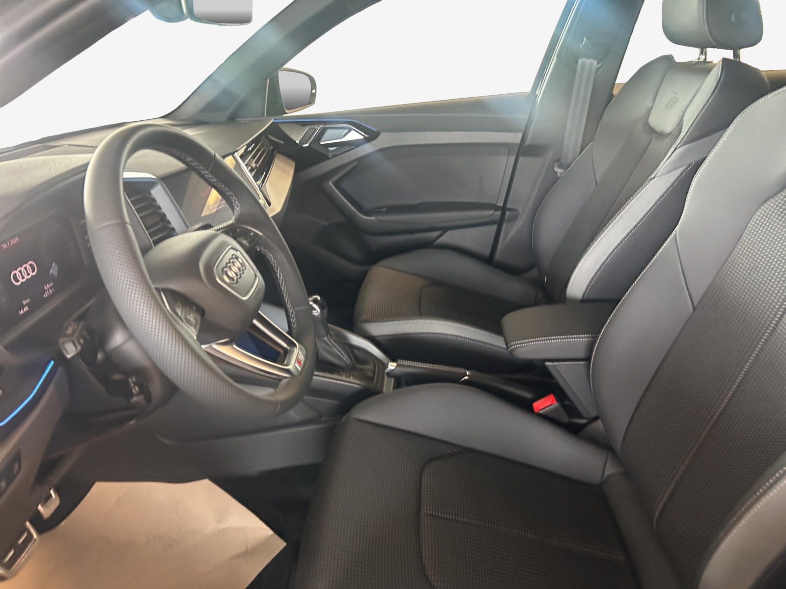 AUDI A1 allstreet 30 TFSI Attraction S-tronic-image-7