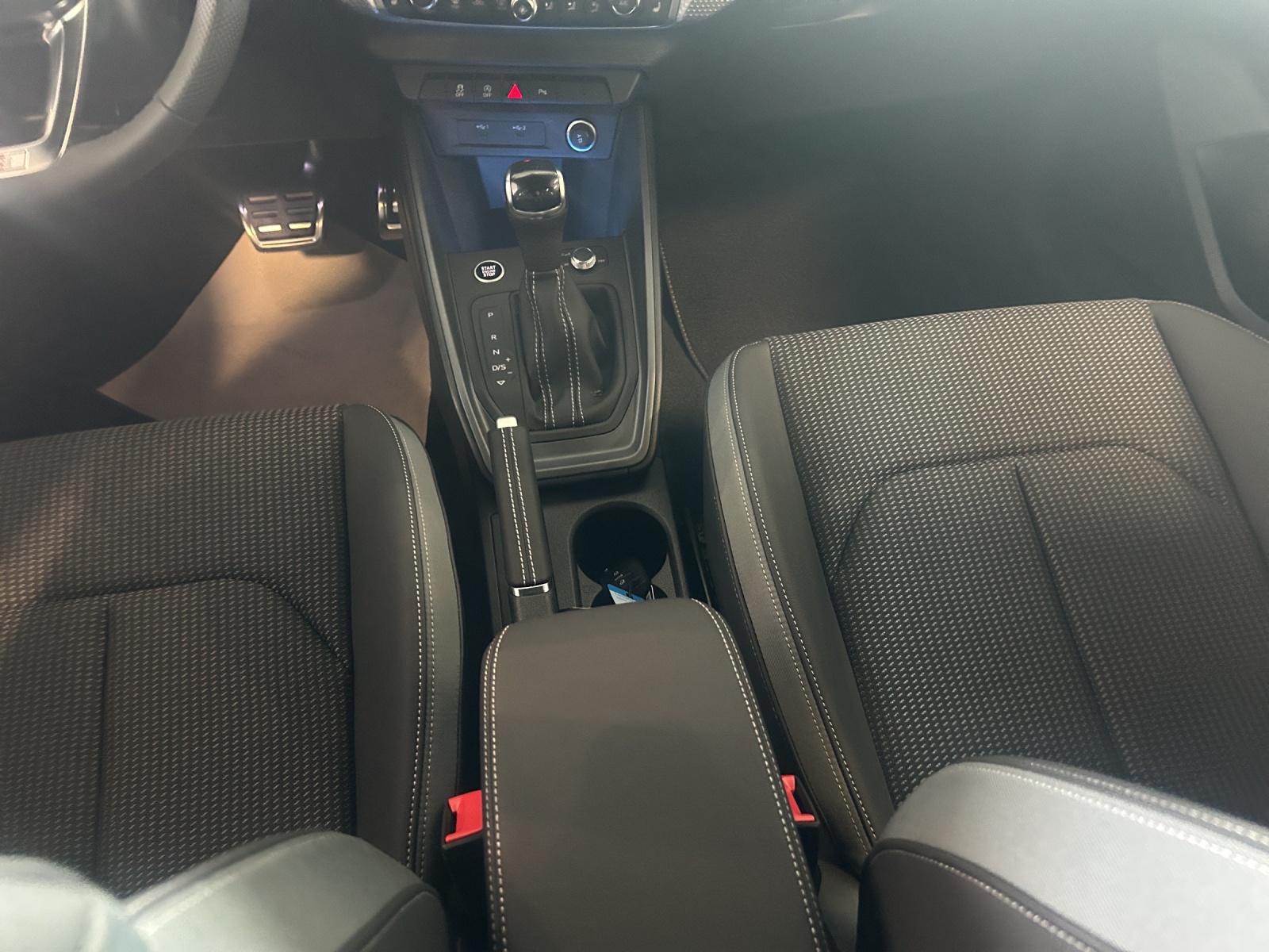 AUDI A1 allstreet 30 TFSI Attraction S-tronic-image-10