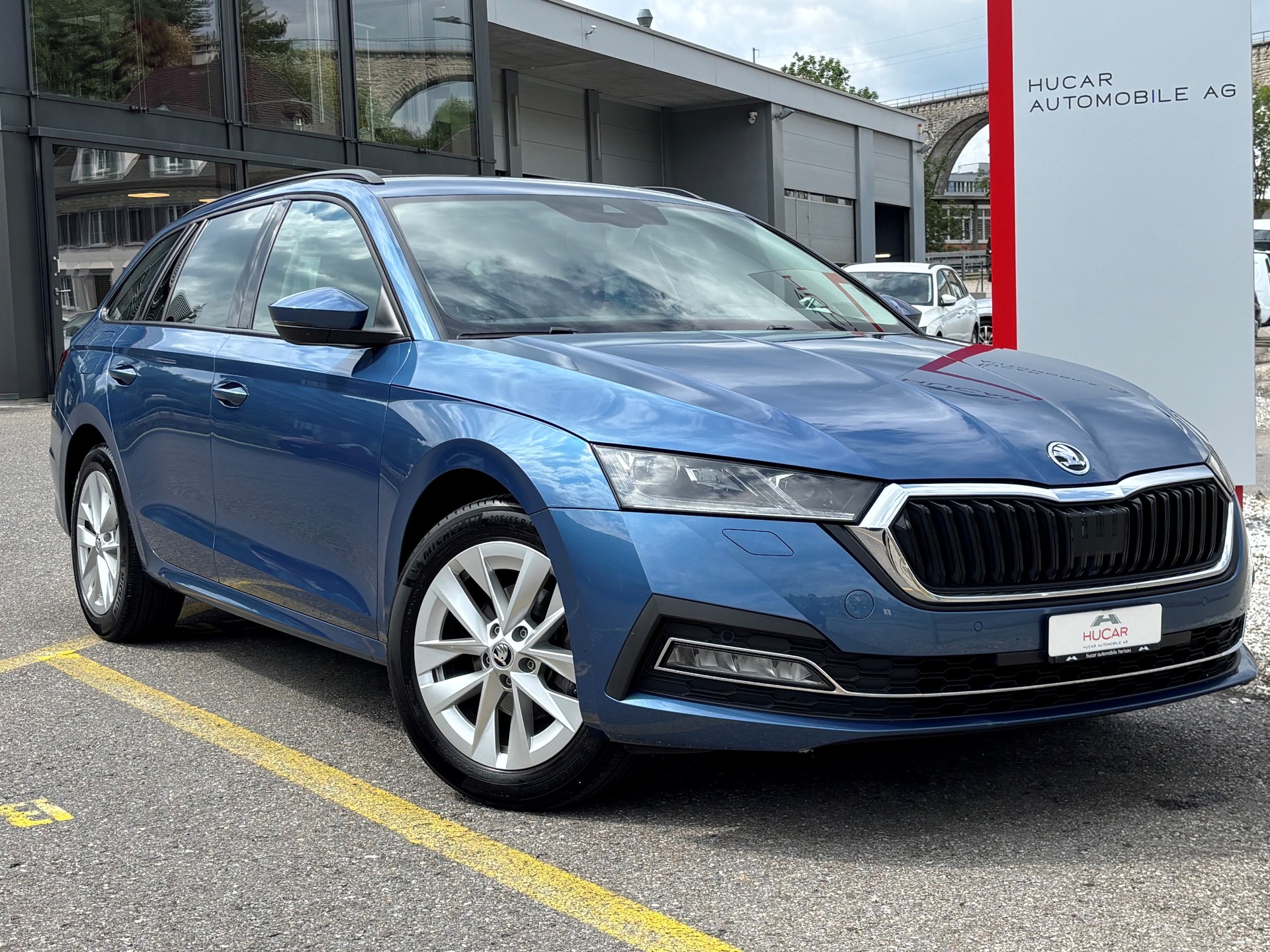 SKODA Octavia Combi 1.0 mHEV DSG Style-image-0